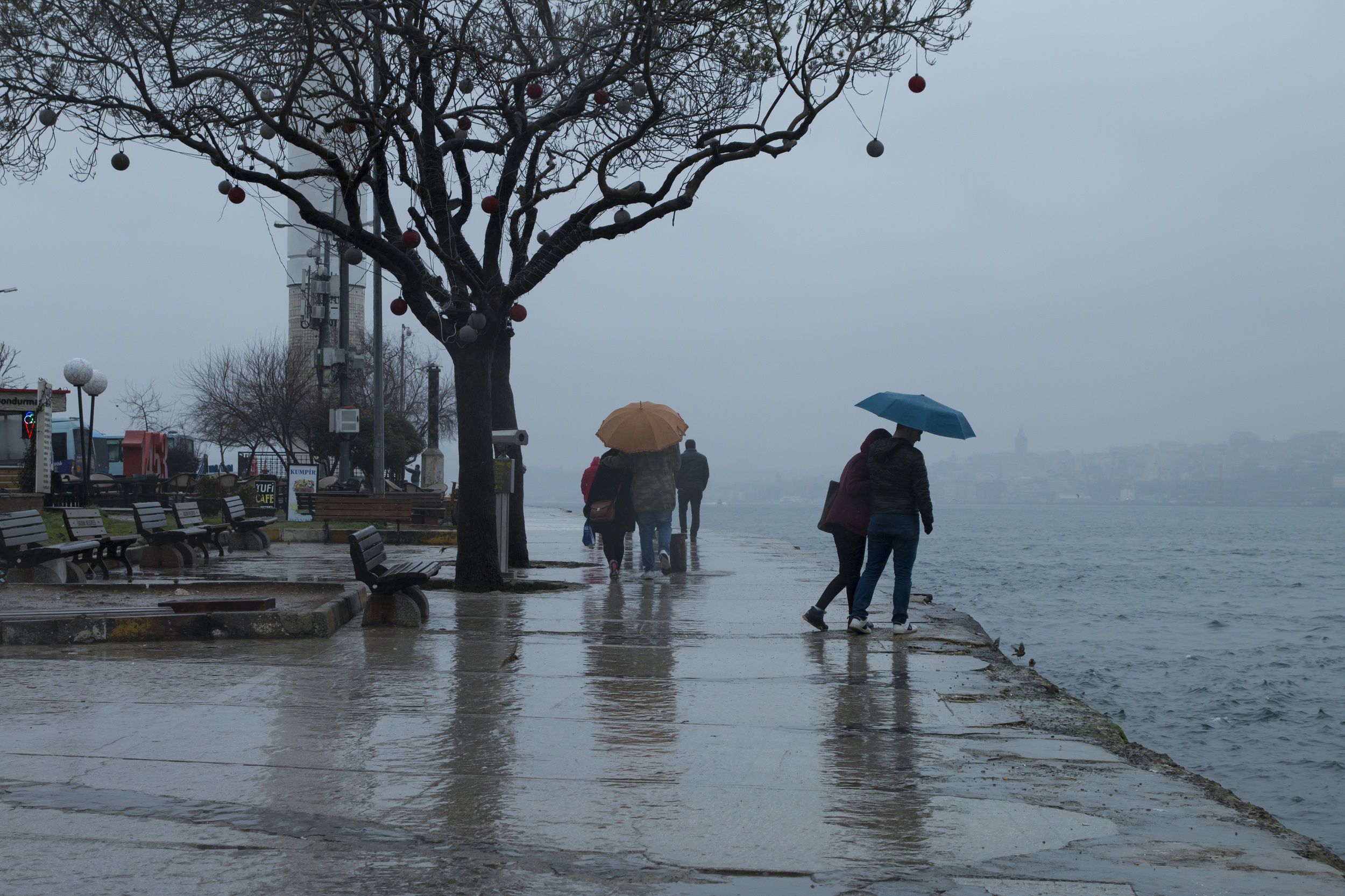 AKOM: İstanbul'da sıcaklık düşecek,  kar yağışı etkili olacak
