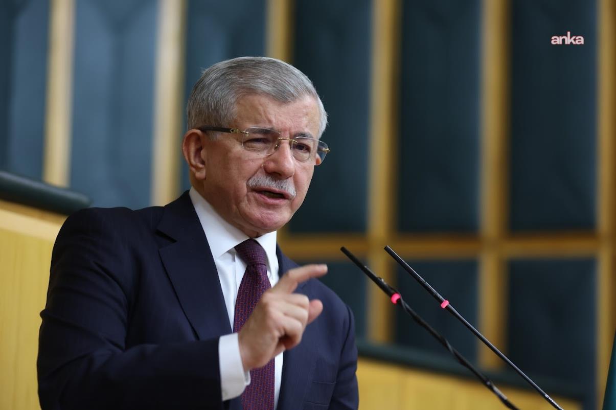 Ahmet Davutoğlu: "Danimarka, NATO'yu acil istişare toplantısına çağırmalıdır"