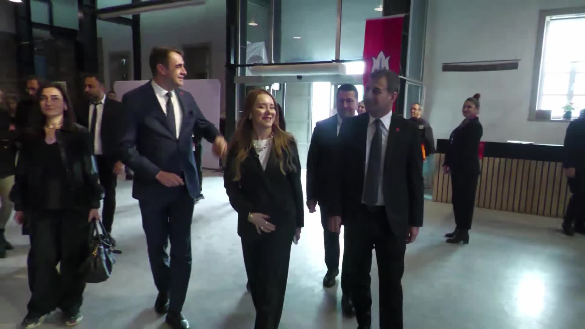 Konak Belediyesi'nden "Kadın Gazetecilerin Gözüyle Türkiye'de Haberciliğin Geleceği" paneli... Nilüfer Çınarlı Mutlu: "Düşünce özgür olduğunda basın da özgür olacak"