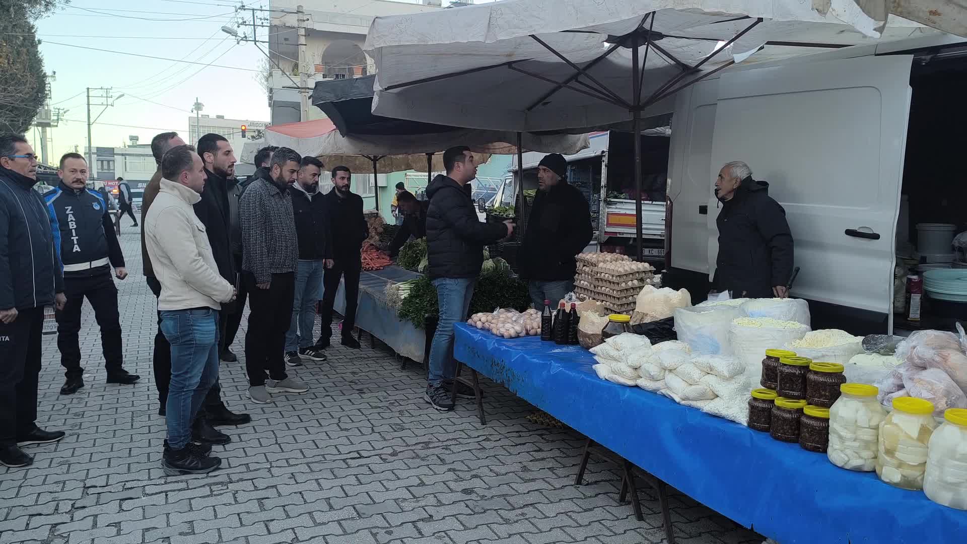 Emekli vatandaş: "Kendileri 350 bin lira alıyor, emekliye bin lira verirken elleri titriyor"