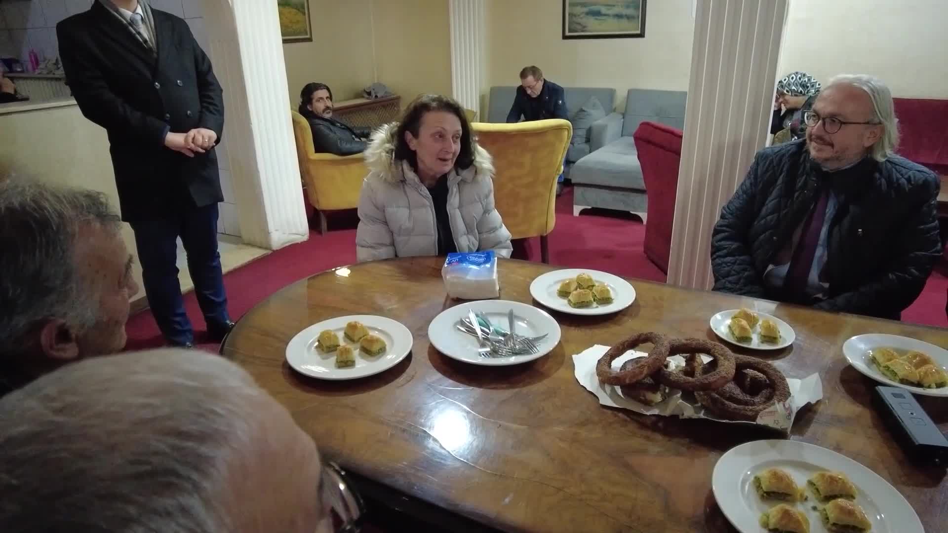 Saadet Partisi Genel Başkanı Arıkan otelde kalan emeklileri ziyaret etti... "Türkiye’de sorun kaynak yokluğu değildir, iktidarın merhamet, adalet ve vicdan anlayışında yaşanan eksikliktir"