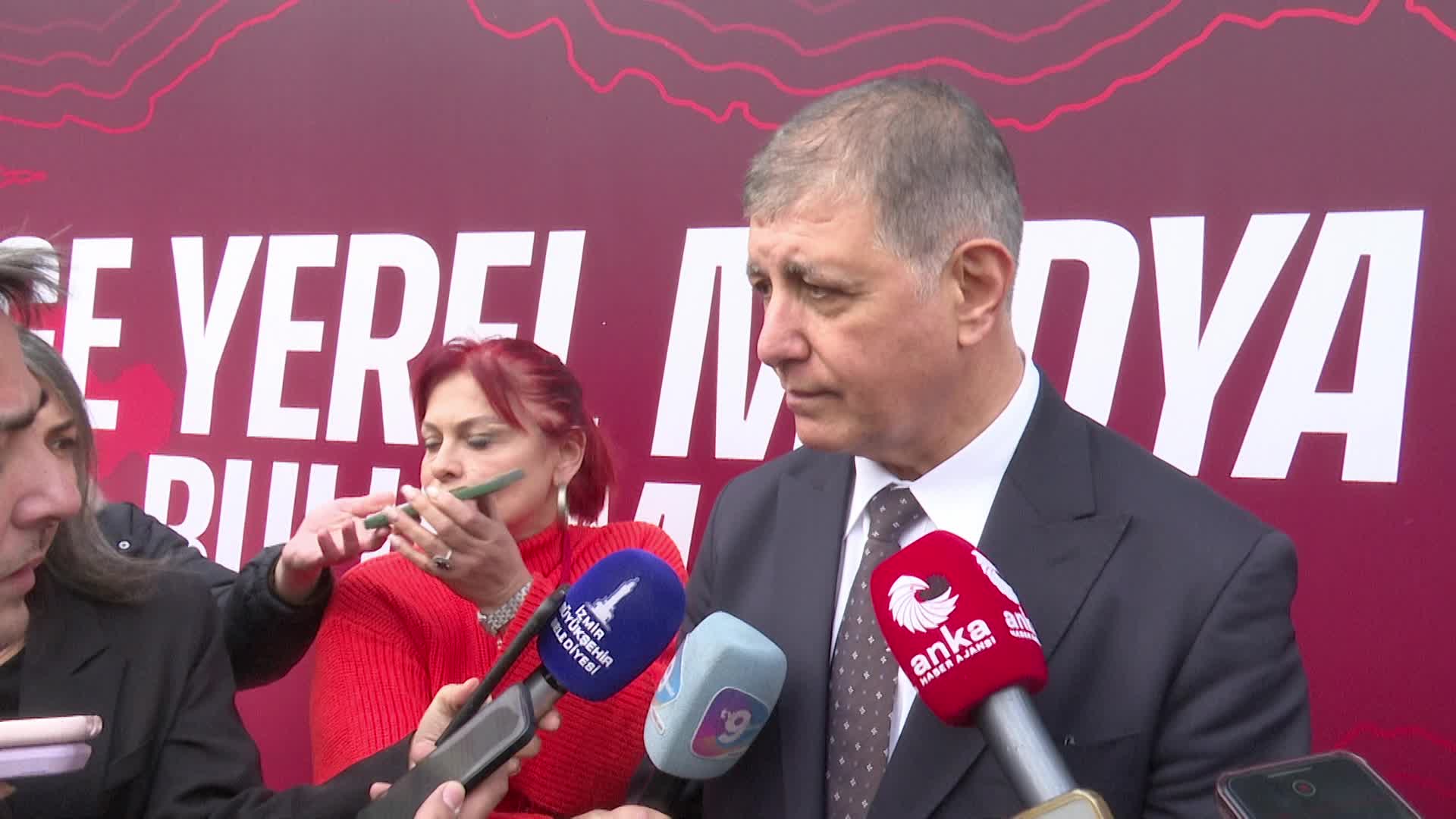 İzmir Büyükşehir Belediye Başkanı Tugay: "Çalışma Bakanına borçlarımızın ödenmesiyle ilgili uygun bir yapılandırma beklediğimizi söyledim"