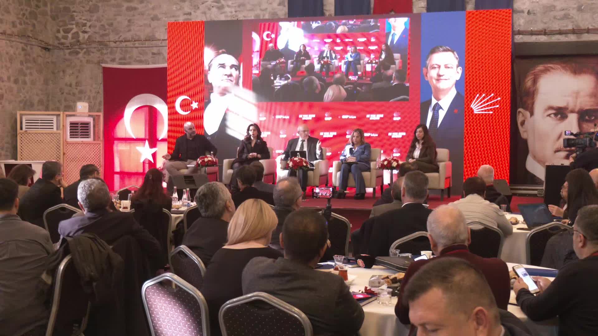 CHP'den "Ege Yerel Medya Buluşması"... Bulut: Meselenin çözümü yine Cumhuriyet Halk Partisi iktidarında