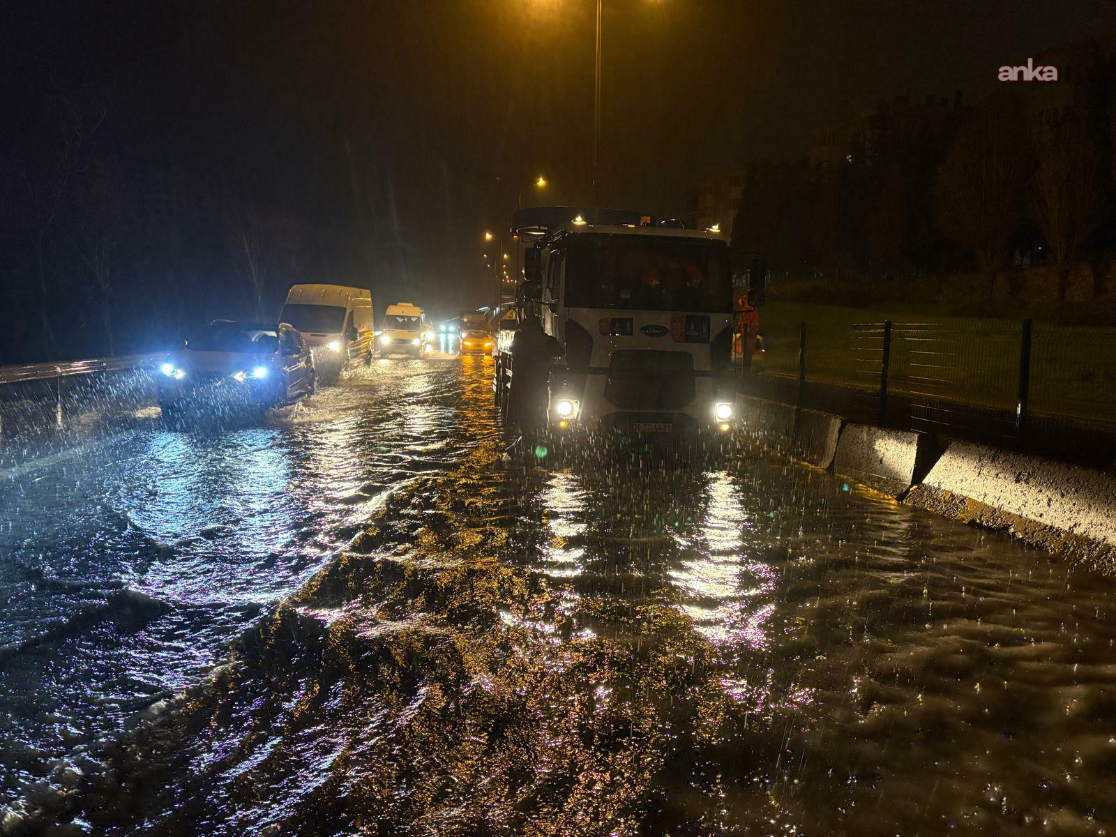 İBB: İstanbul’da hafta sonu etkili olan fırtına ve sağanağa karşı 4 bin 132 personel, bin 651 araçla kent genelinde görev yaptı