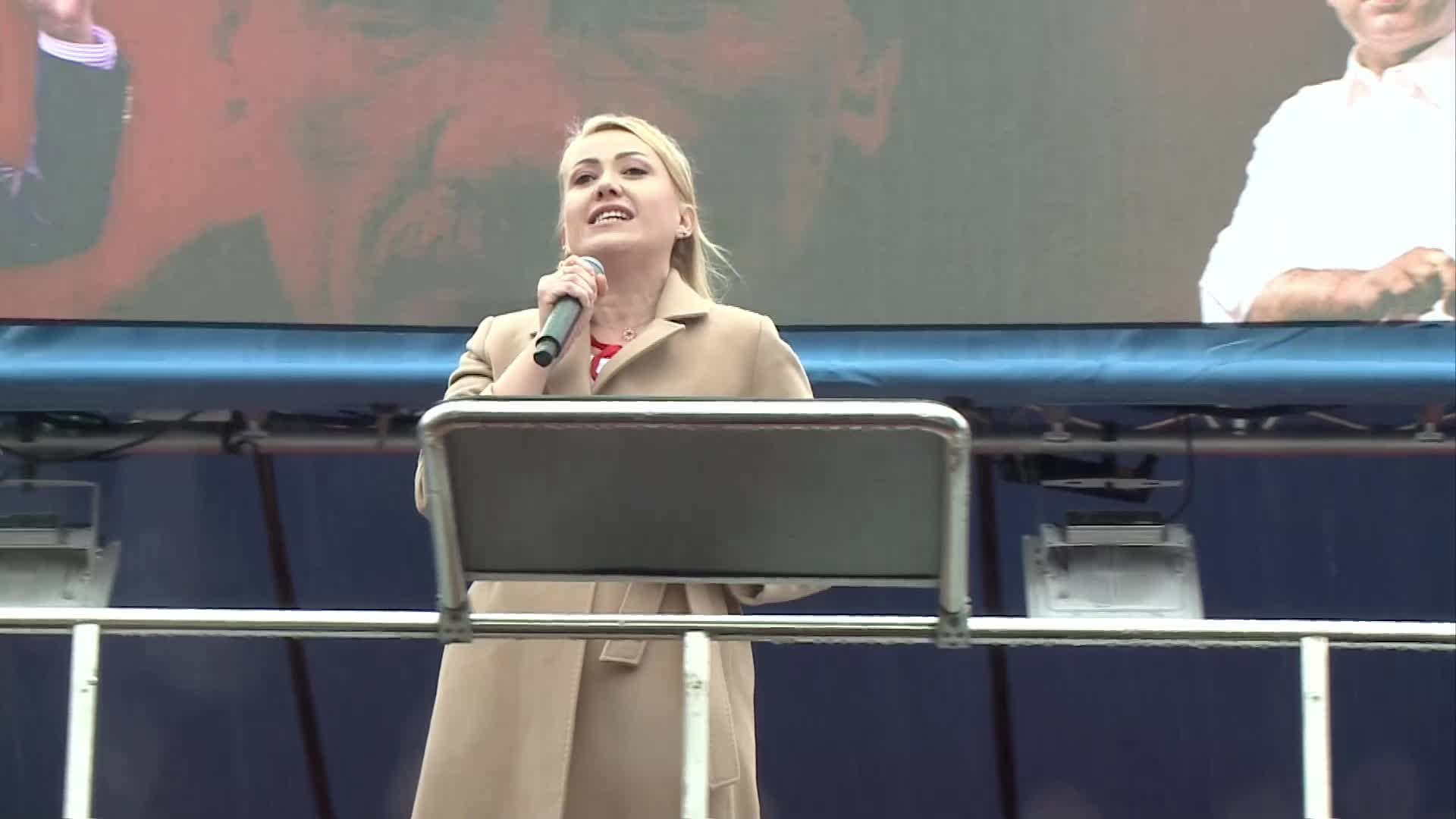 CHP'nin Denizli'deki “Millet İradesine Sahip Çıkıyor” mitingi... Denizli Büyükşehir Belediye Başkanı Çavuşoğlu: “‘Çalıyor ama çalışıyor’ diyenlere inat hem çalışacağız hem de çalmayacağız”