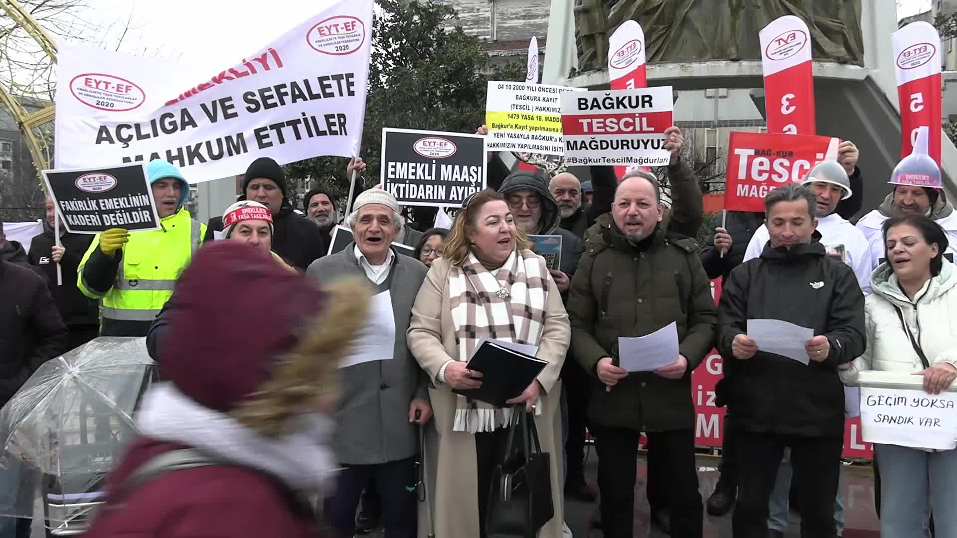 Bin 62 liralık artışa emekliler Bakırköy Özgürlük Meydanı'ndan tepki gösterdi: Kefen parası istemiyoruz.. Sefaletin hesabını sandıkta soracağız