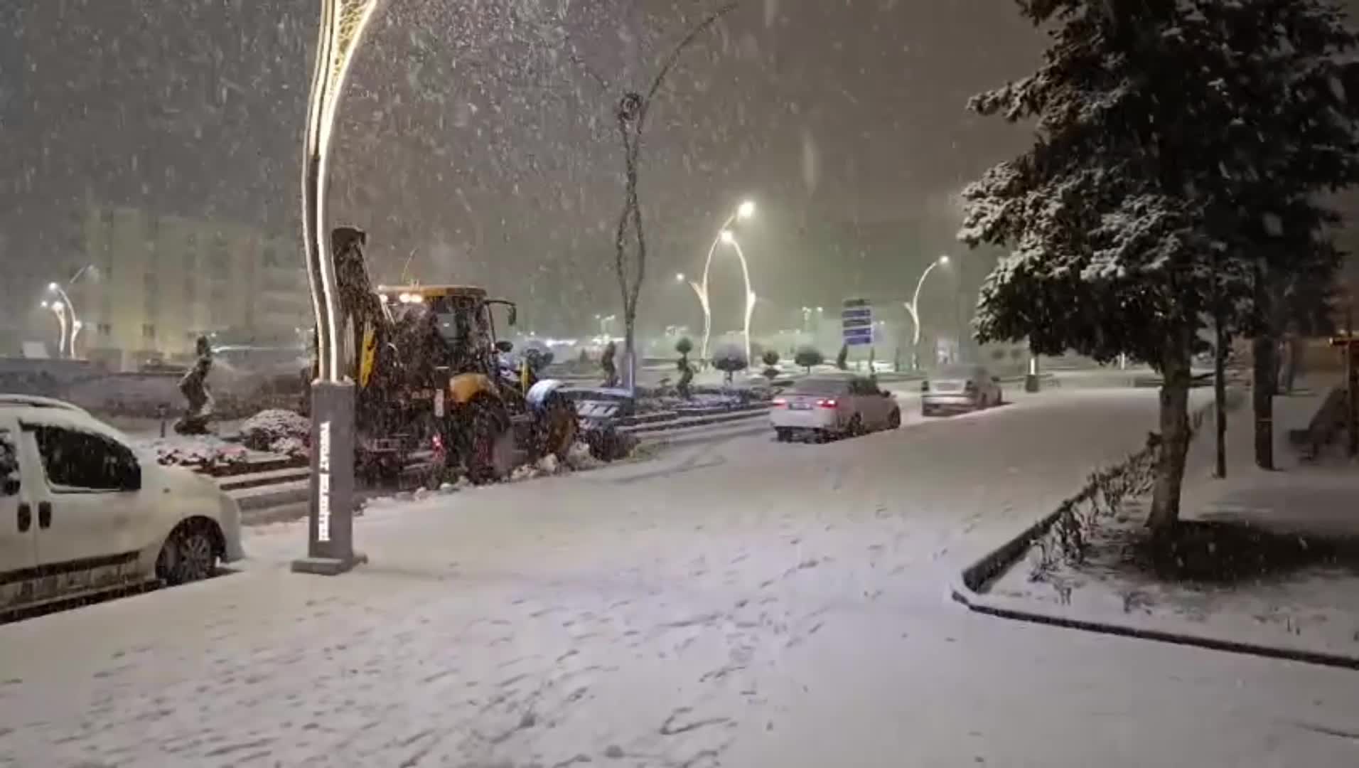 Yozgat'ta kar yağışı nedeniyle merkez ve dört ilçede eğitime 1 gün ara verildi