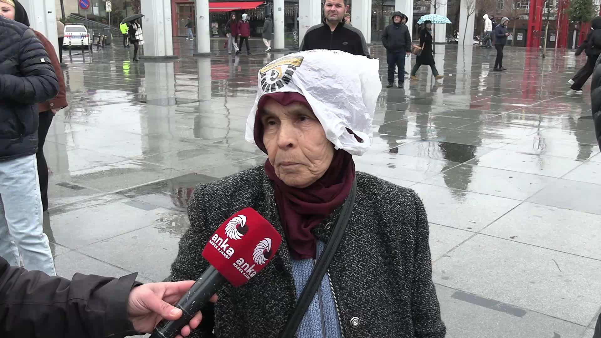 Emekli ve emekli temsilcilerinden tepki: "Şükretme dayatılmasın bize... Sıcak ekmek görmedik biz. Hep bayat ekmek yiyoruz. Ekmeğin kokusunu fırından alıyoruz"