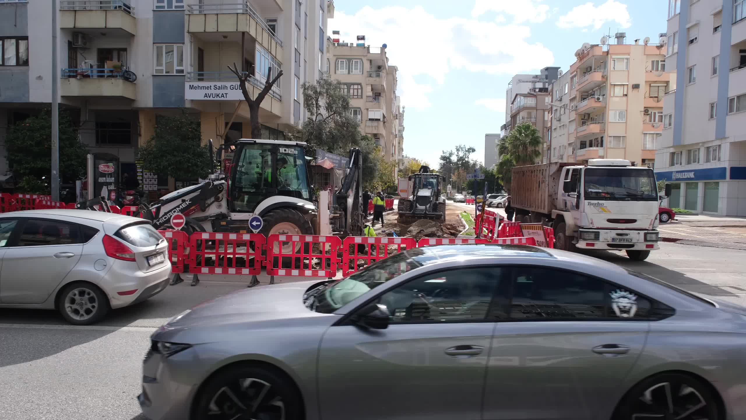 Antalya Büyükşehir Belediyesi, Muratpaşa'da içme suyu altyapısını güçlendiriyor