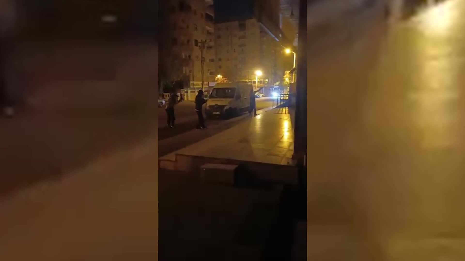 Diyarbakır’da iş yerine silahlı saldırı kameraya yansıdı