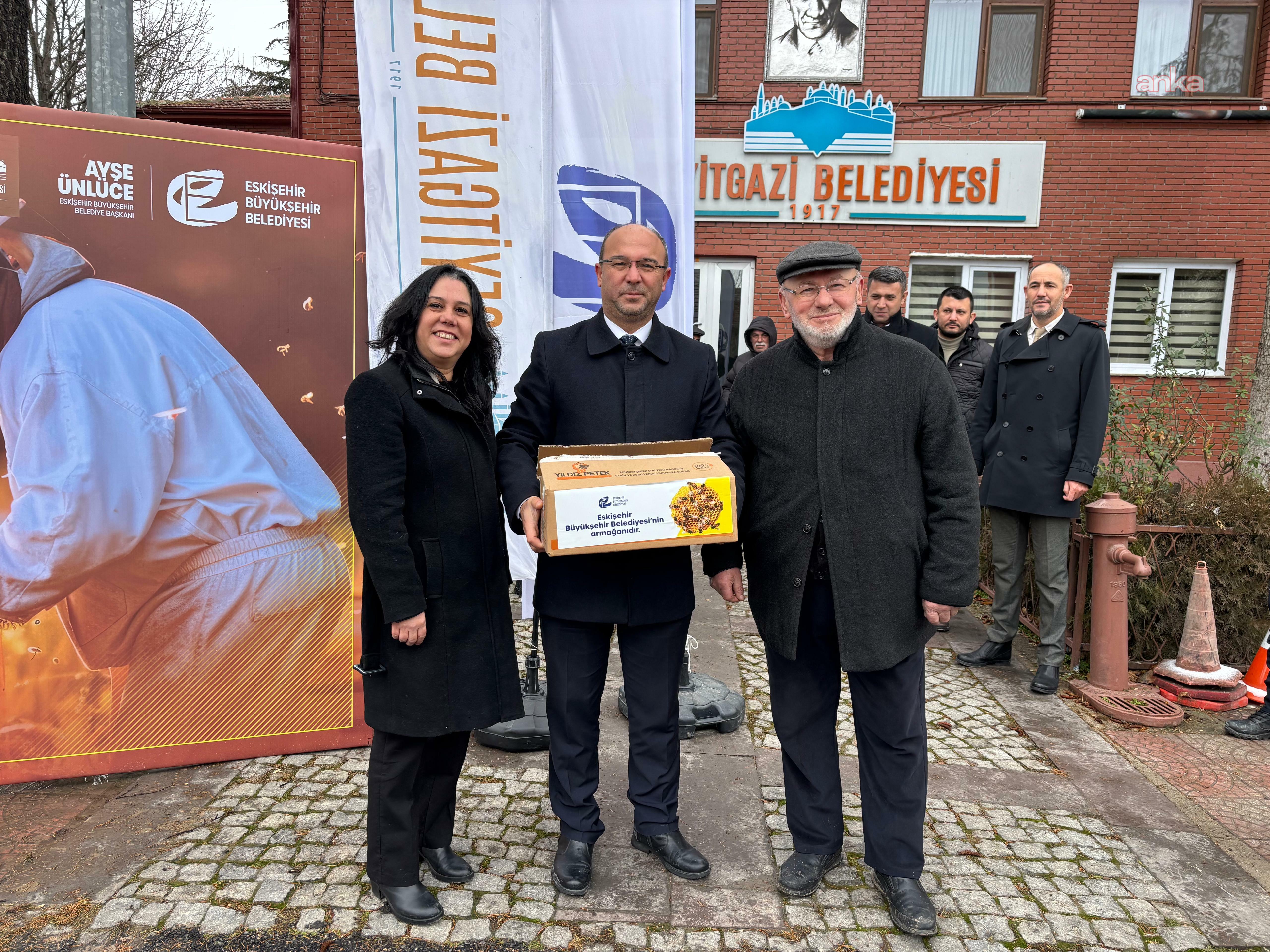 Eskişehir Büyükşehir Belediyesi’nden Seyitgazili üreticiye fondan arı yemi desteği