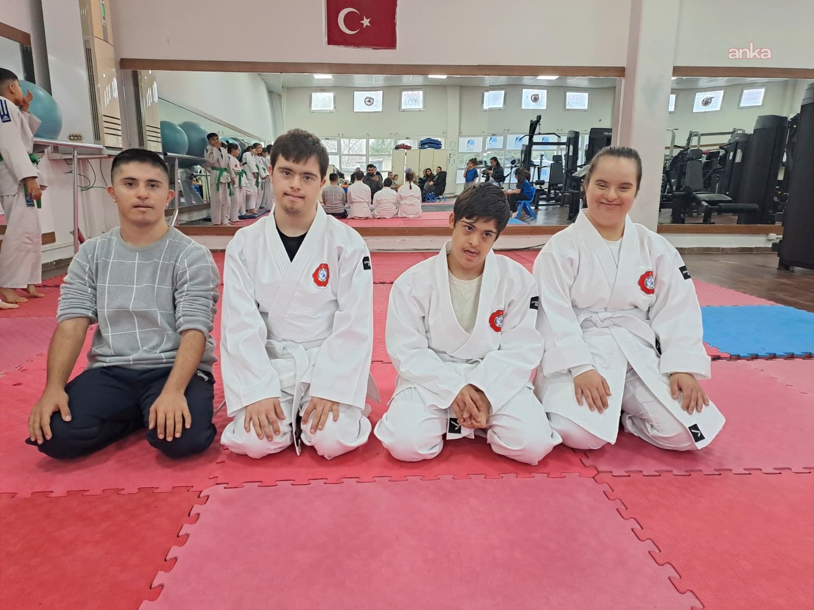 Yunusemre'de down sendromlu bireylere yönelik judo kursları başladı