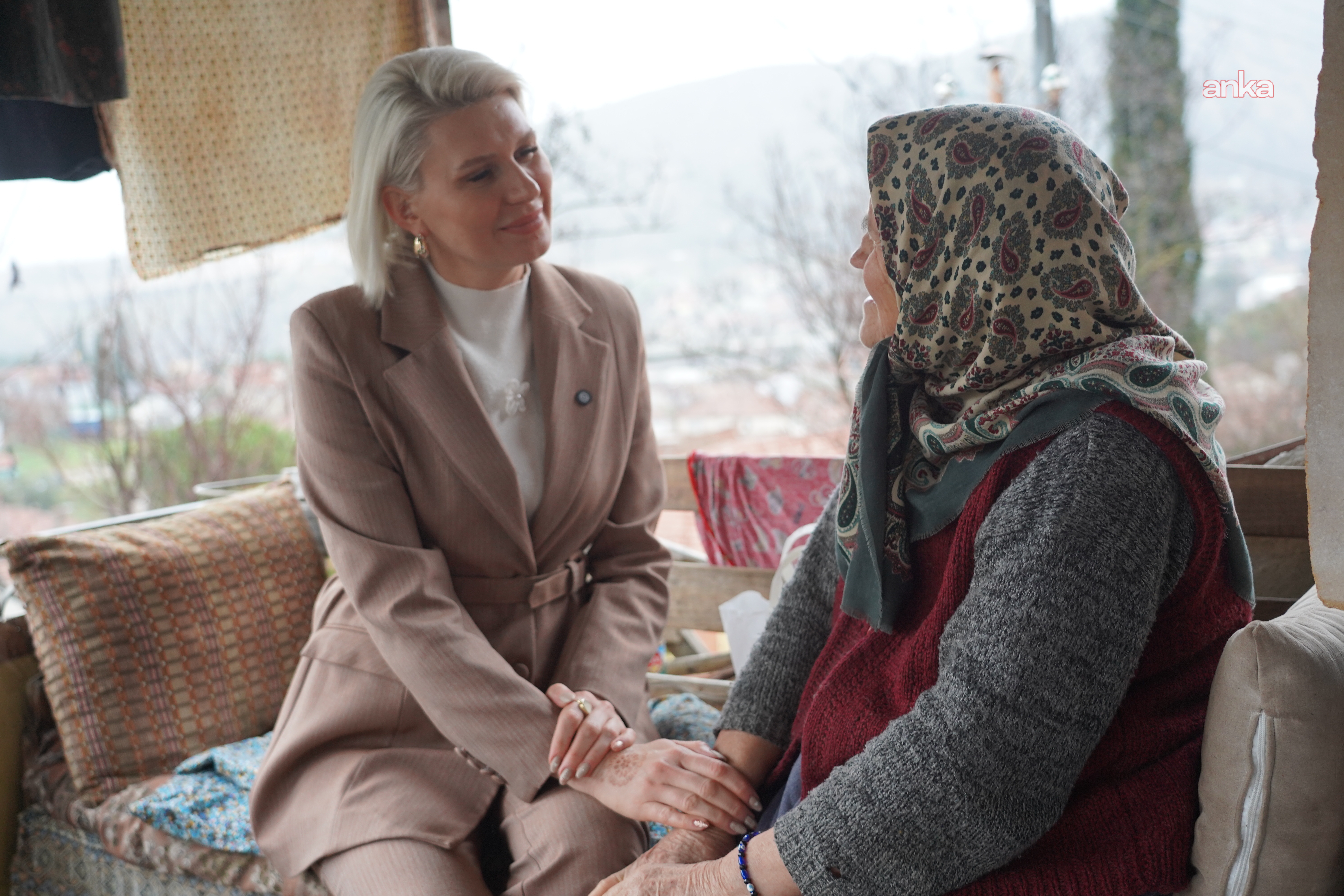 Bilecik Belediye Başkanı Subaşı, Aşevi'nde hazırlanan yemekleri vatandaşlara ikram etti