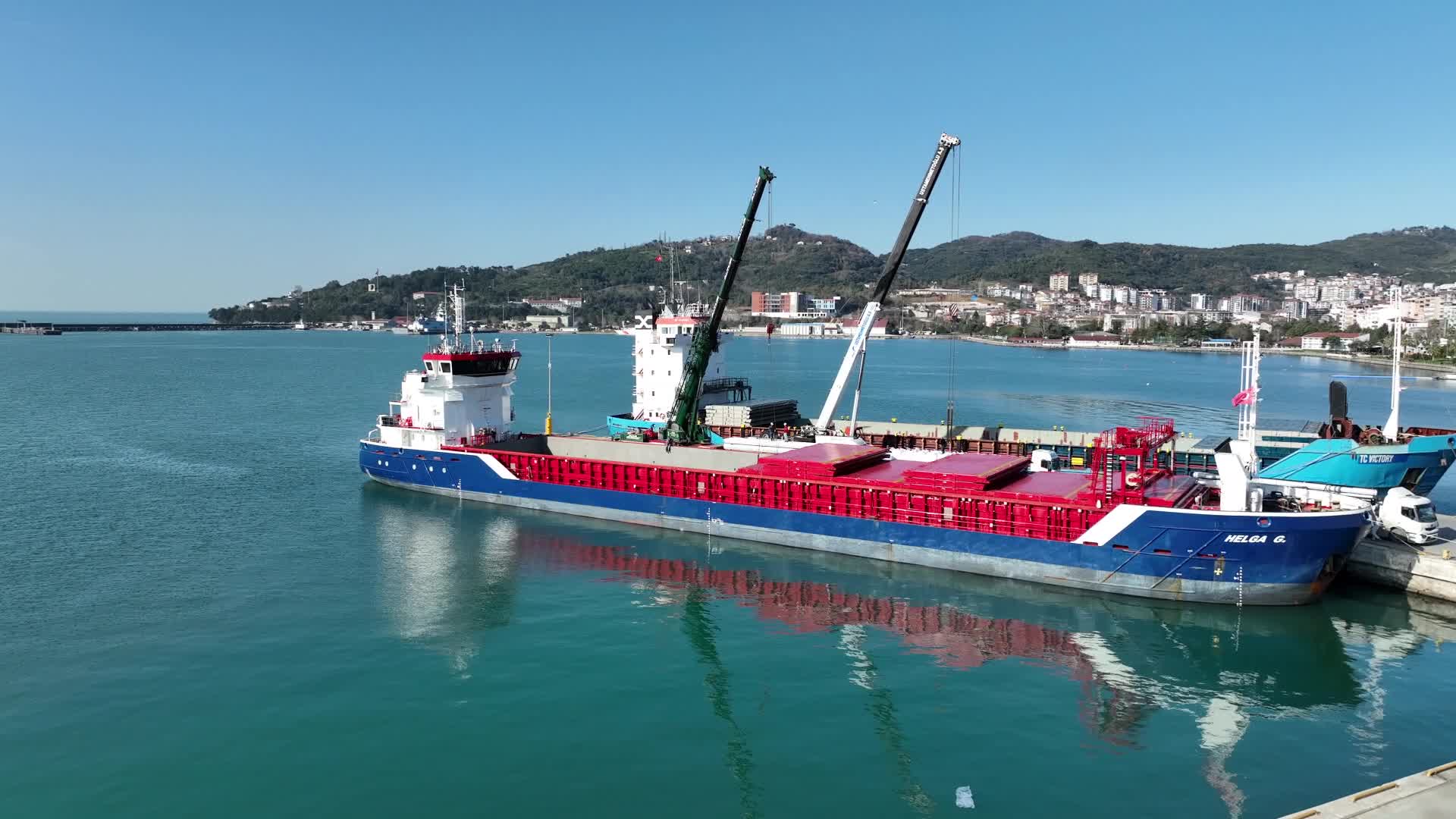 Karadeniz Ereğli Belediyesi Bozhane Limanı ticarete ivme kazandırıyor