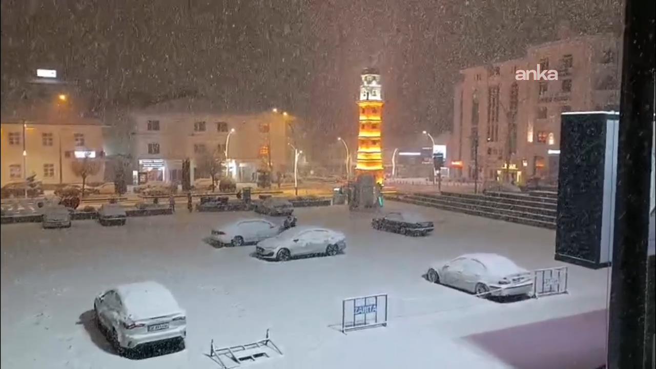 Kar yağışı nedeniyle çok sayıda ilde eğitime ara verildi