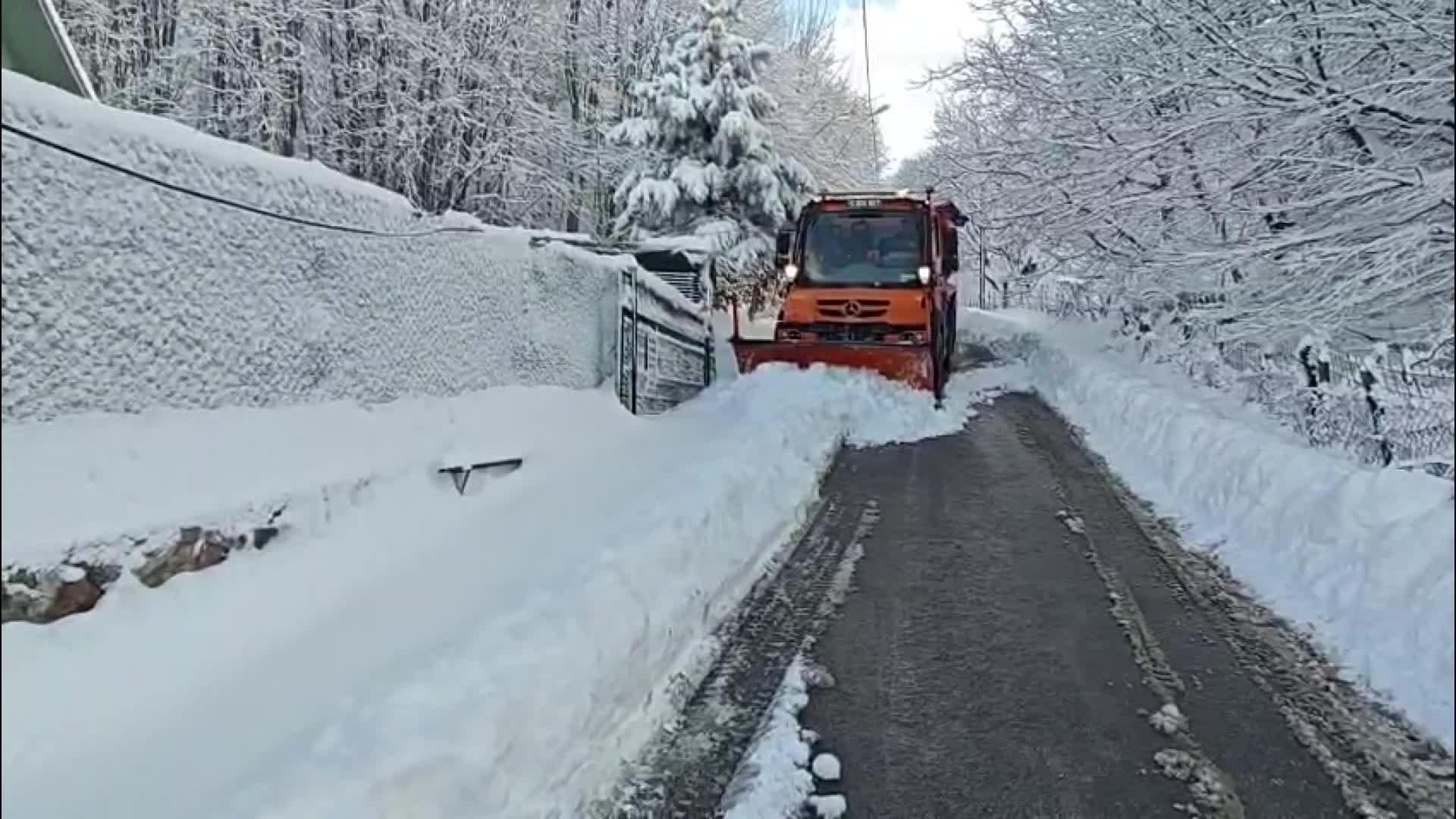 Osmangazi Belediyesi, karla mücadele çalışmalarını sürdürüyor