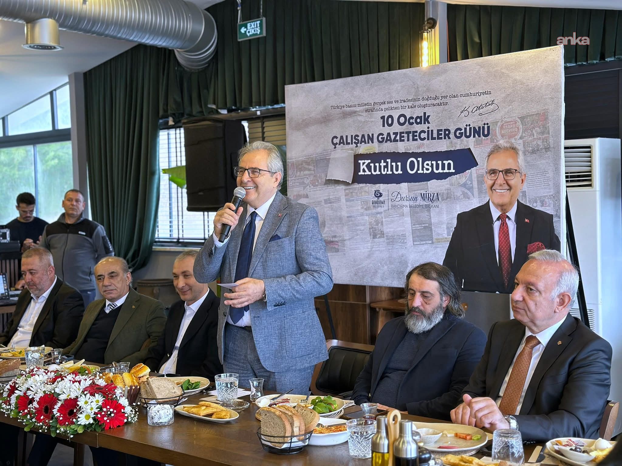 Bandırma Belediye Başkanı Mirza, kentte görev yapan basın mensupları ile buluştu