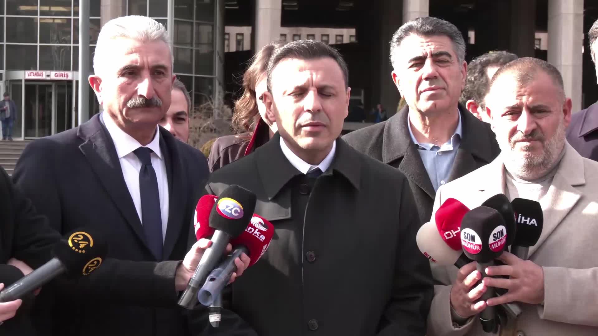 CHP'nin 38. Olağan Kurultay davası... Özgür Çelik: "‘Fırat'ın kenarında iki koyun kayboldu’ diye haber çıksa bunun da sorumlusu ‘Ekrem İmamoğlu'dur’ denilecek bir noktadayız."