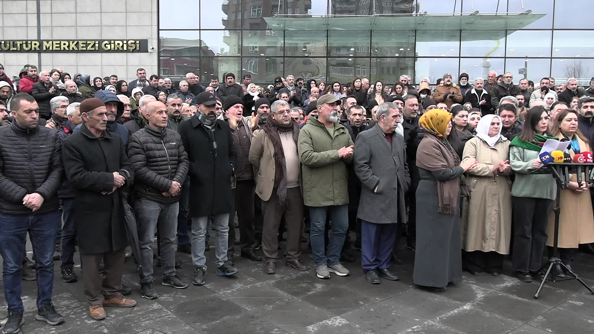 Diyarbakır’daki STK’lardan Halep açıklaması: “Bu saldırıların aynı zamanda Türkiye'de devam eden Barış ve Demokratik Toplum sürecini olumsuz etkileyeceği açıktır”