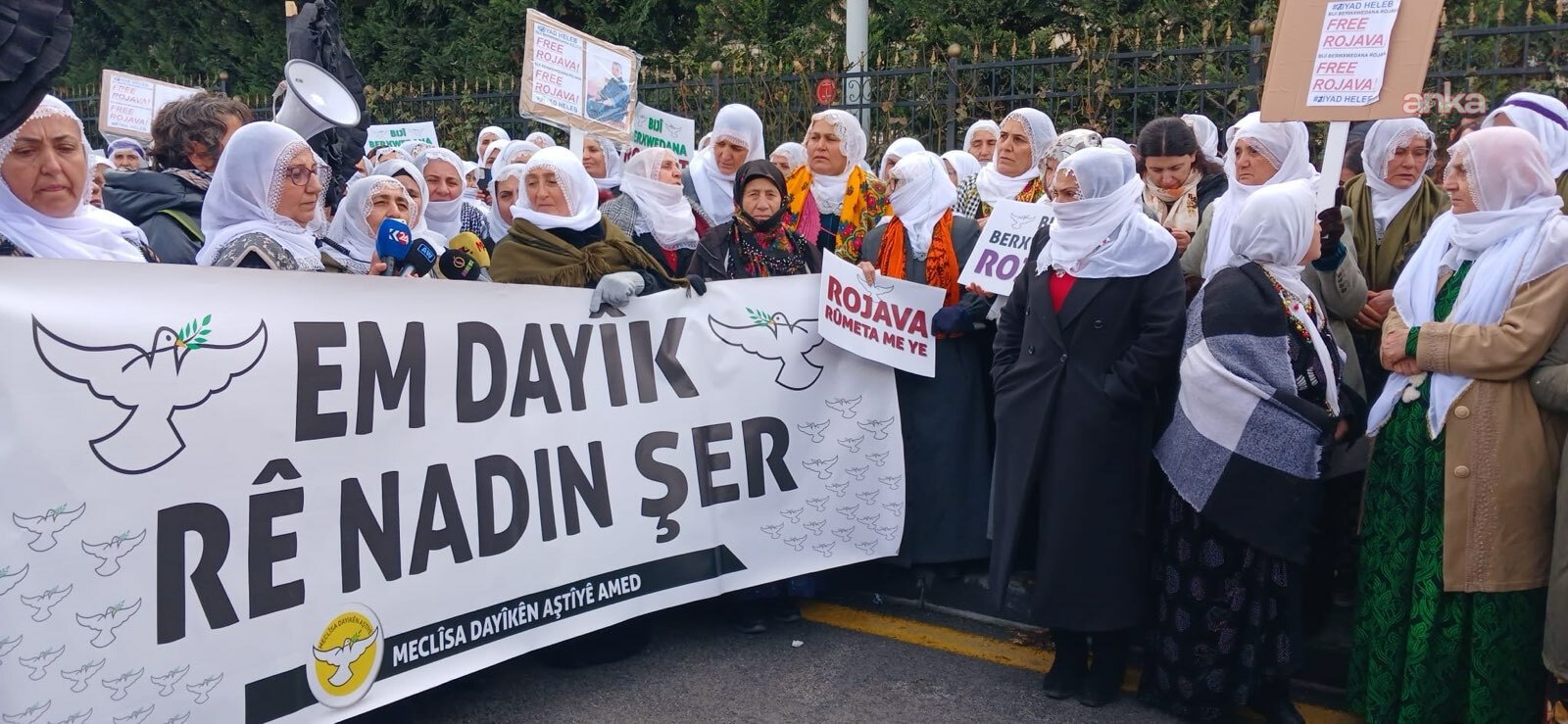 İHD: Barış Annelerinin Ankara’ya doğru başlattığı yürüyüş, meşru ve haklı bir insan hakları talebidir