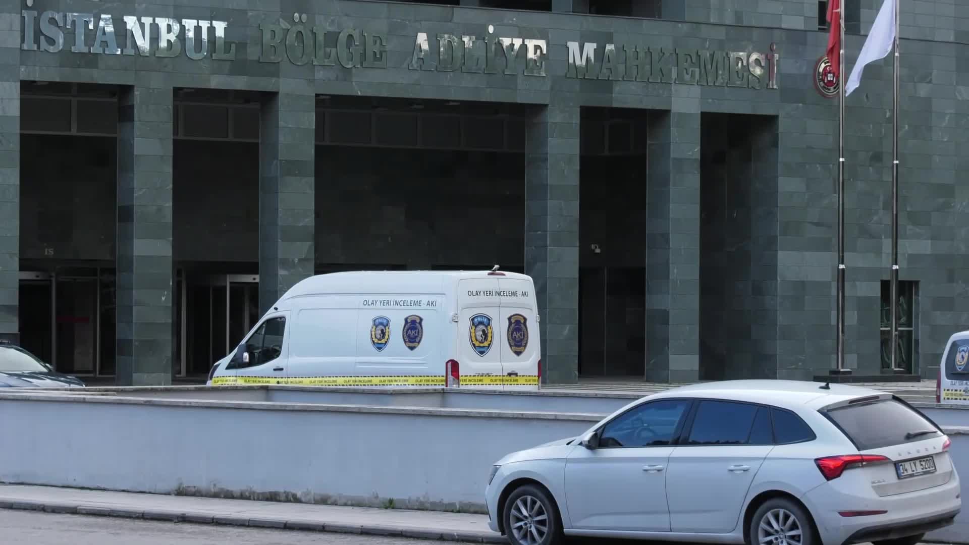 İstanbul Bölge Mahkemesi'nde savcı, hakimeye silahlı saldırı gerçekleştirdi