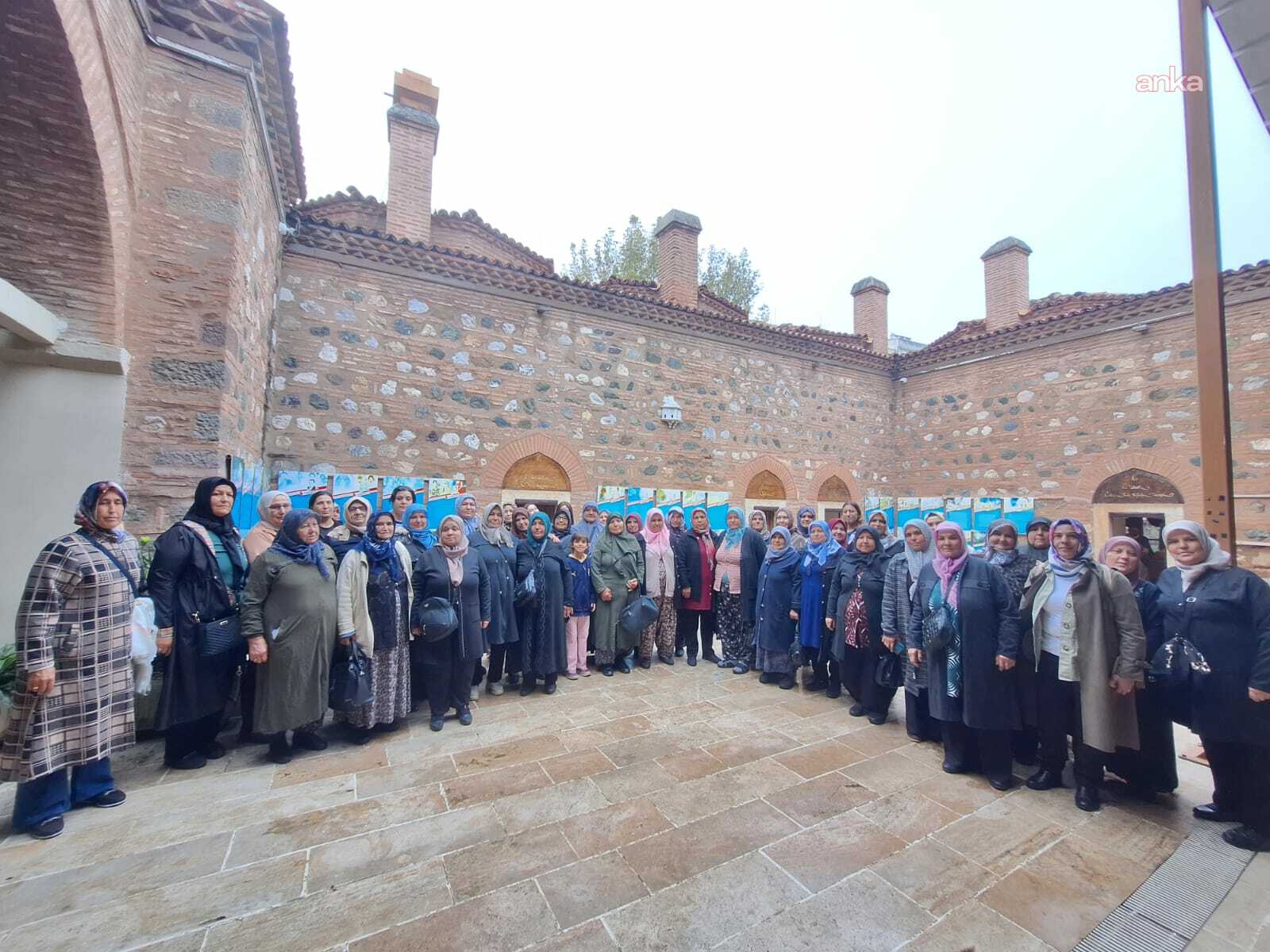 Manisalı kadınlar, kültür turlarıyla bölgenin tarihi ve doğal güzelliklerini tanıdı
