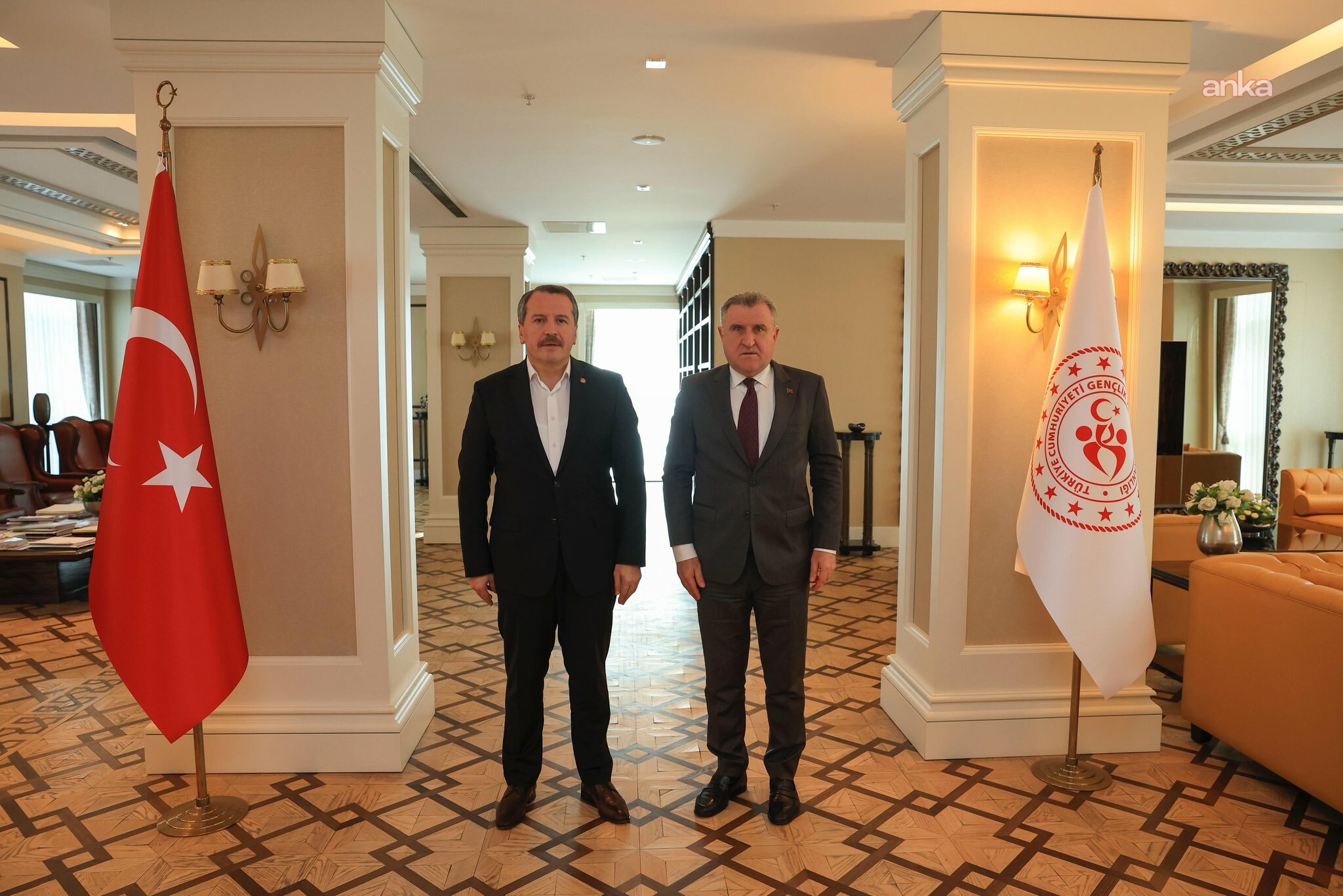 Memur-Sen Genel Başkanı Yalçın: "Gençlik ve Spor Bakanı Osman Aşkın Bak ile Büro Memur-Sen’imizin talep ve beklentilerini görüştük"
