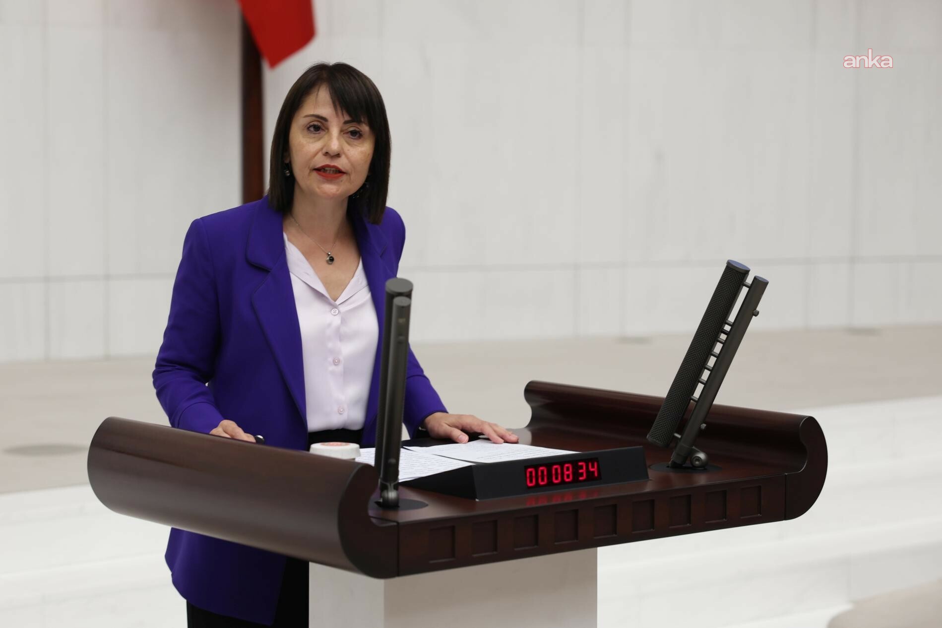 DEM Partili Konukçu, Hatay Eğitim ve Araştırma Hastanesi'nin yıkılmasına ilişkin kamu görevlerine soruşturma izni verilmemesini TBMM gündemine taşıdı