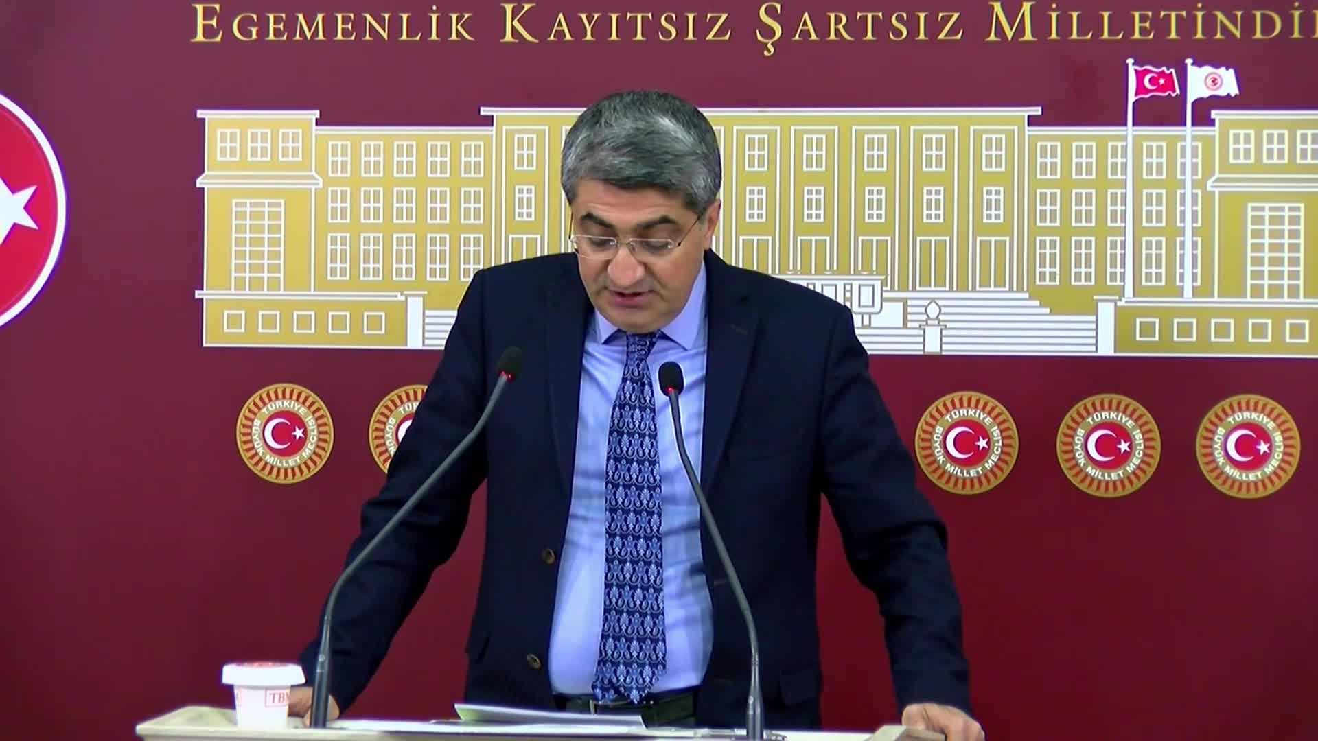 Mehmet Emin Ekmen: "Din, iman, vatan, milliyetçilik adına mangalda kül bırakmayanların kanında kokain çıkan bir ülkede insanlar birbirine nasıl güvenebilir?"
