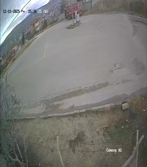 Kırıkkale’de belediyeye ait bankın çalındığı anlar güvenlik kamerasında
