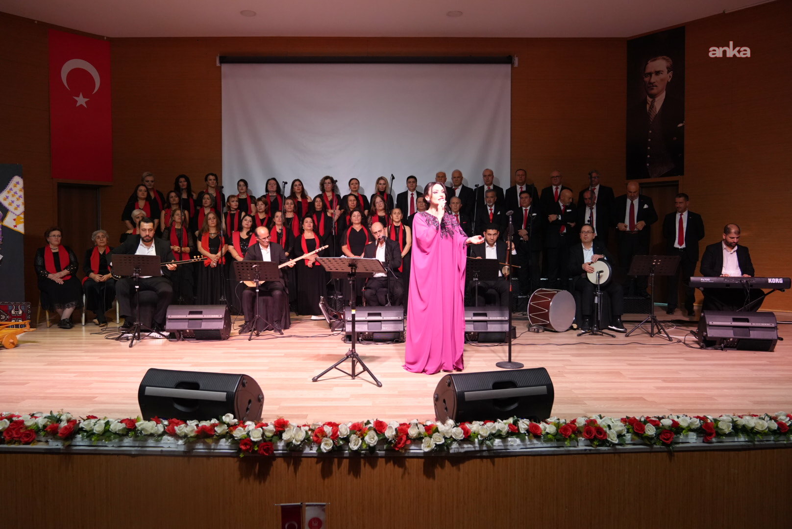 Keçiören'de Türk halk müziğinin seçkin eserleri sanatseverlerle buluştu