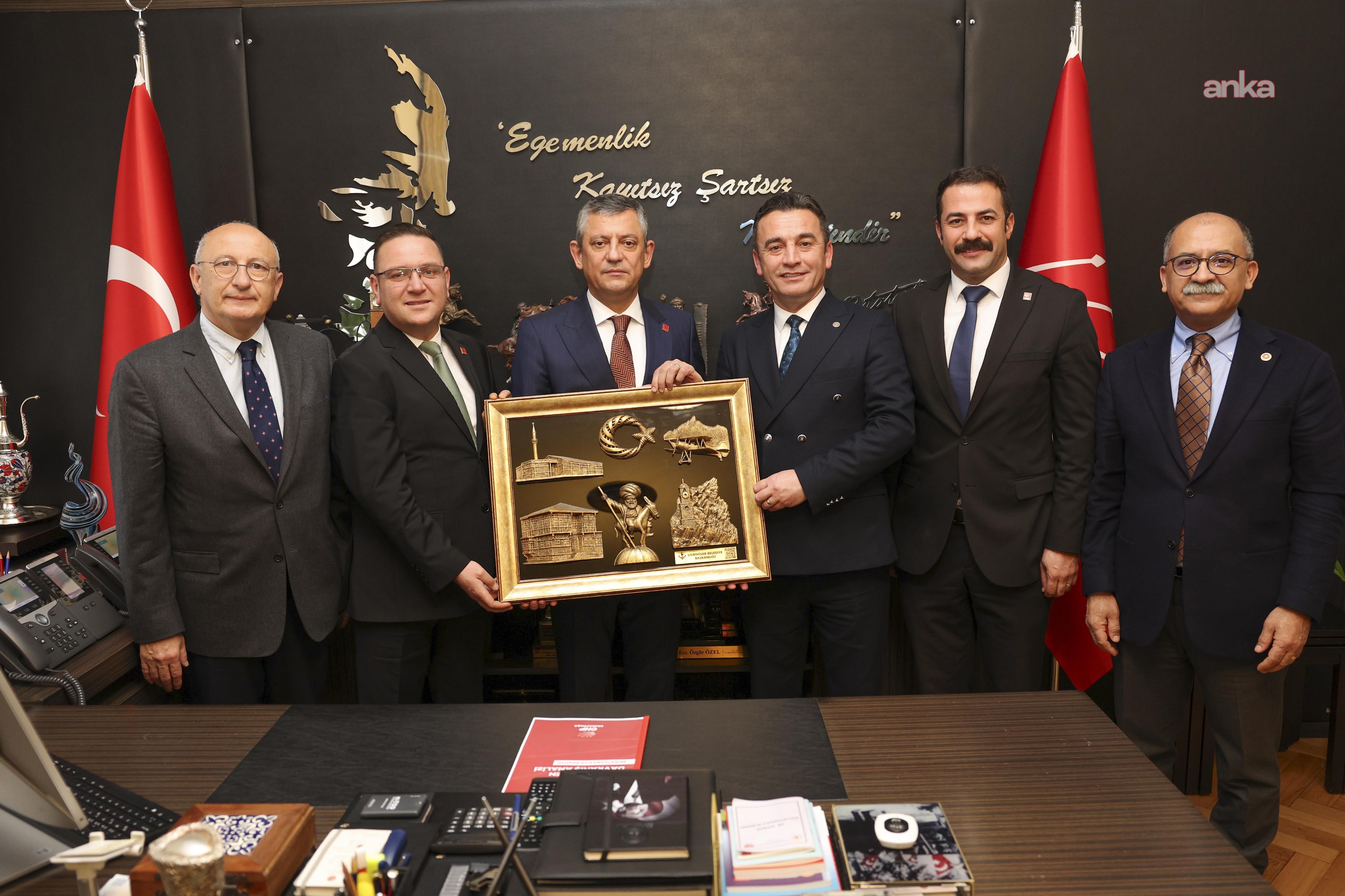 Sivrihisar Belediye Başkanı Dökmeci, Özgür Özel ile bir araya geldi