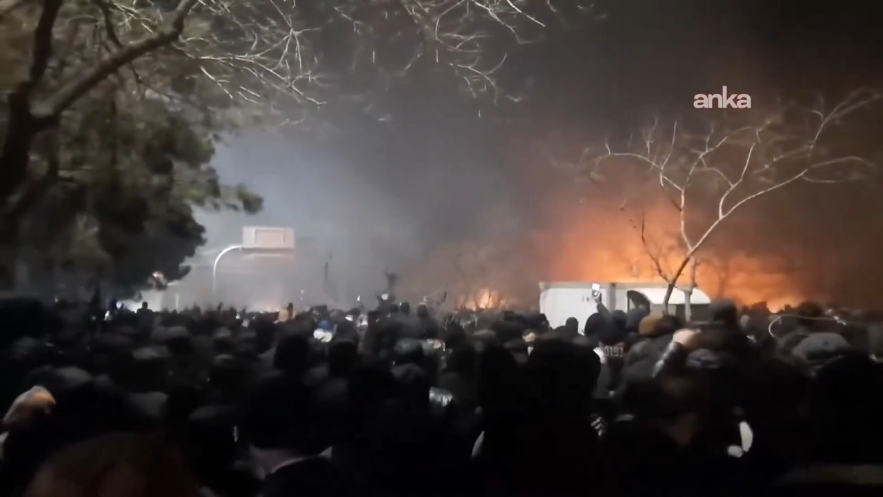İnsan Hakları Aktivistleri Haber Ajansı: İran'daki protestolarda can kaybı 2 bin 500'ü aştı