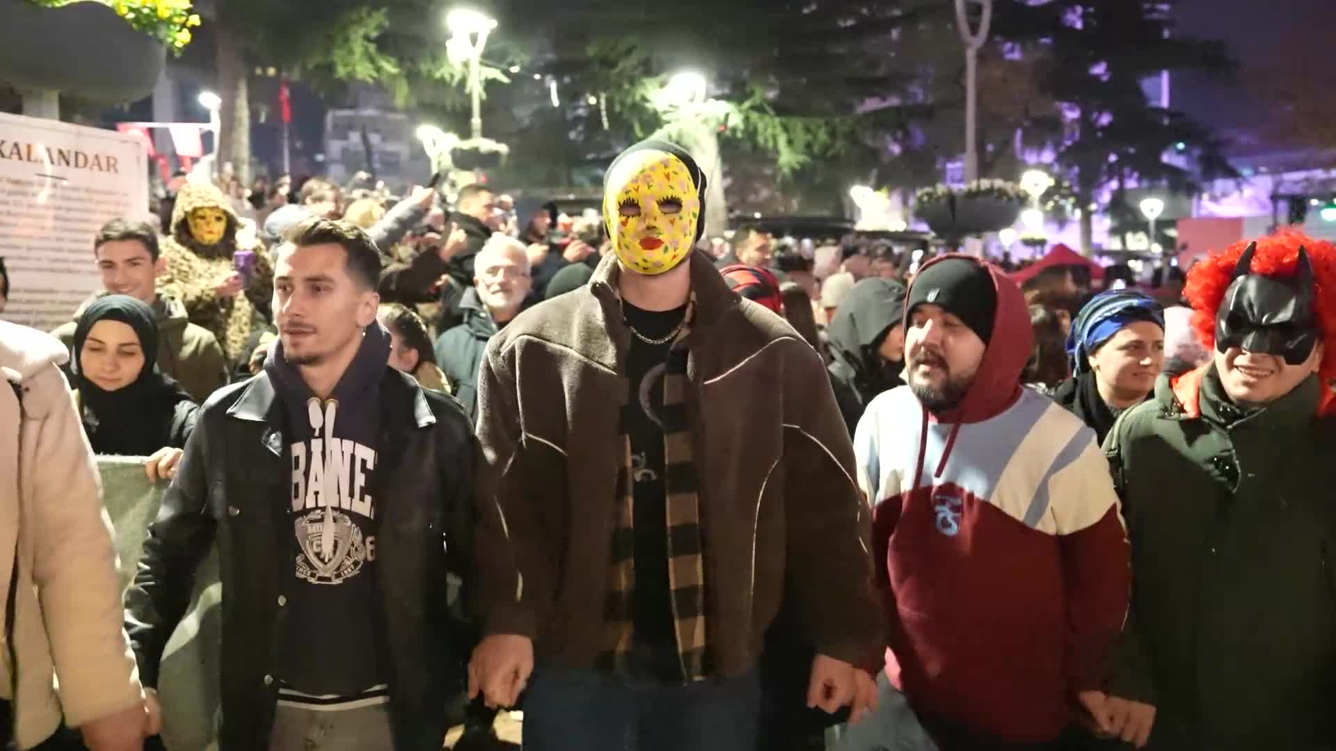 Trabzon Ortahisar’da Kalandar coşkusu... Belediye Başkanı Kaya, vatandaşların Kalandar kutlamasına ortak oldu