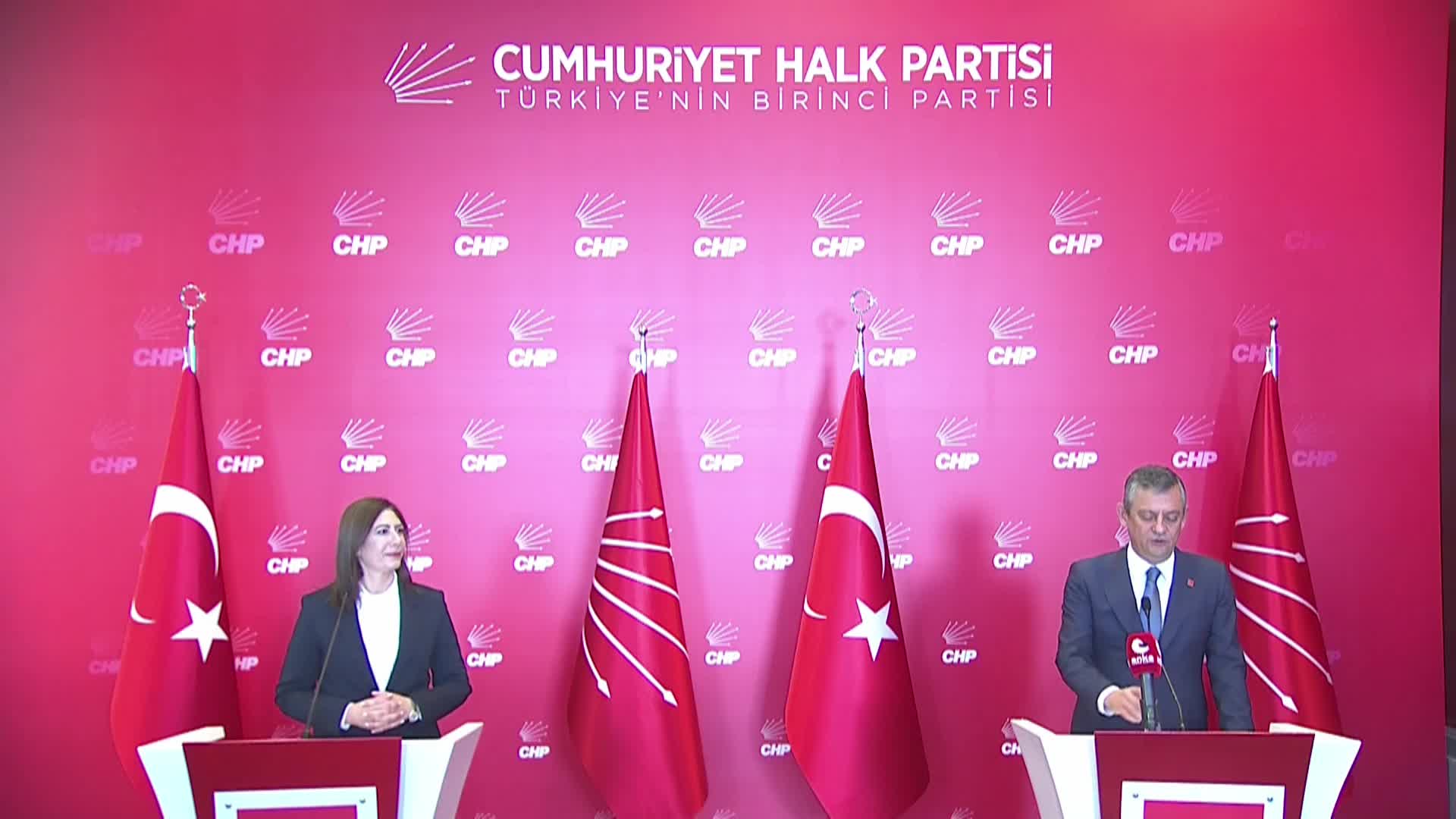CHP Genel Başkanı Özgür Özel: “Tayfun Kahraman ölünce mi rahat edeceksiniz? Birazcık insaf, birazcık vicdan”