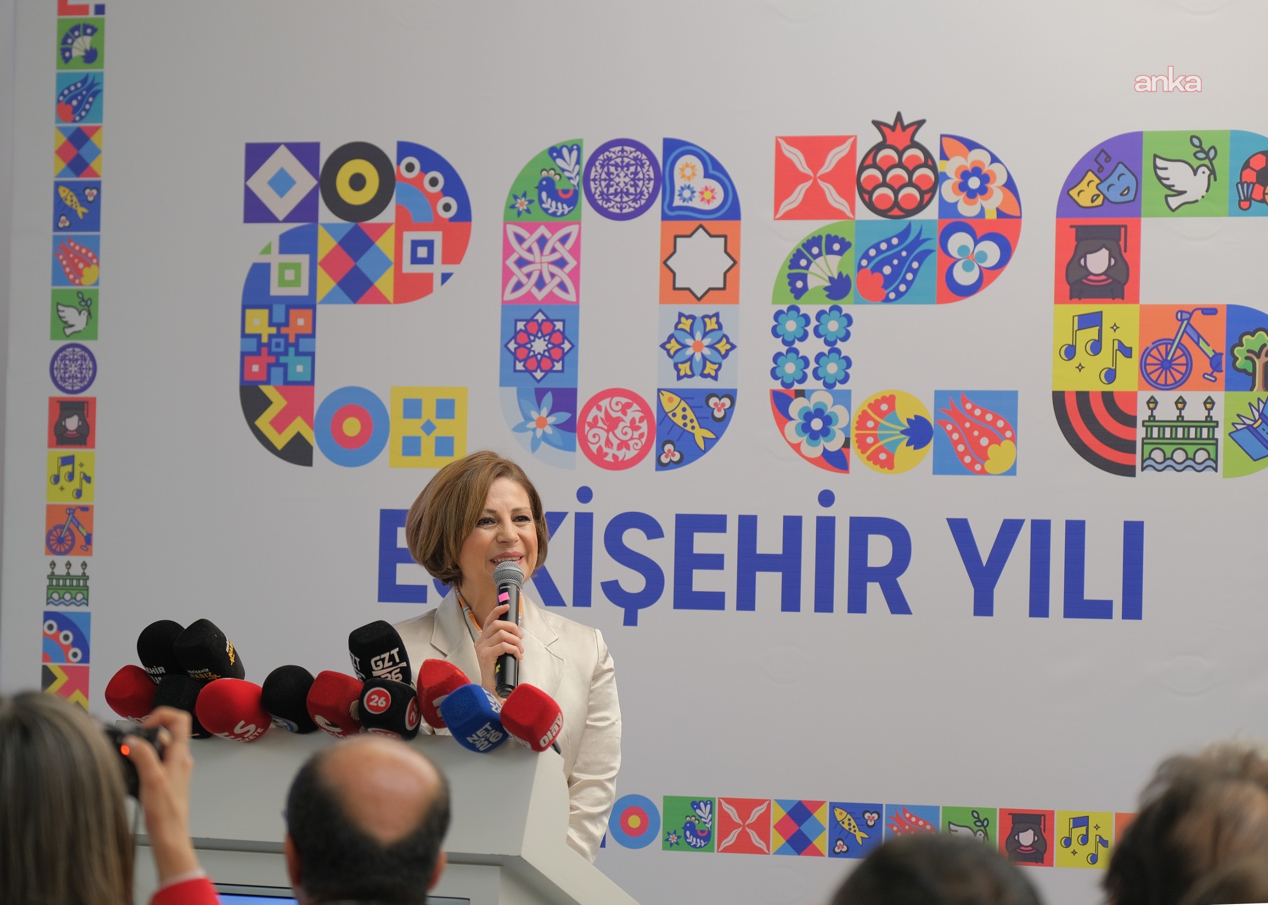 Eskişehir Büyükşehir Belediye Başkanı Ünlüce,  2026 yılı projelerini tanıttı