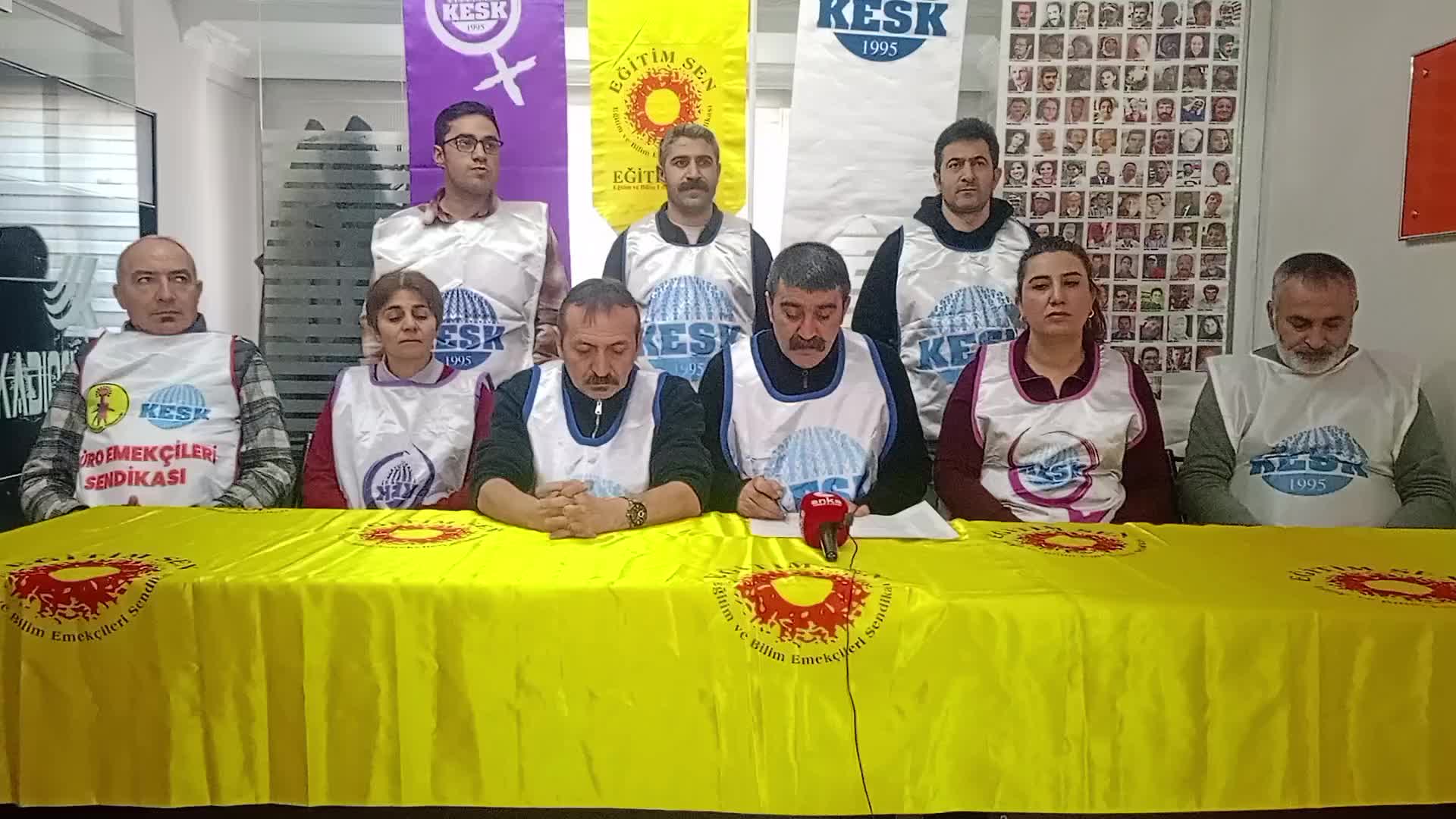 KESK üyeleri iş bıraktı... KESK Kars Şubeler Platformu: Bugün susarsak yarın geç kalırız, bugün durursak yarın yok sayılırız