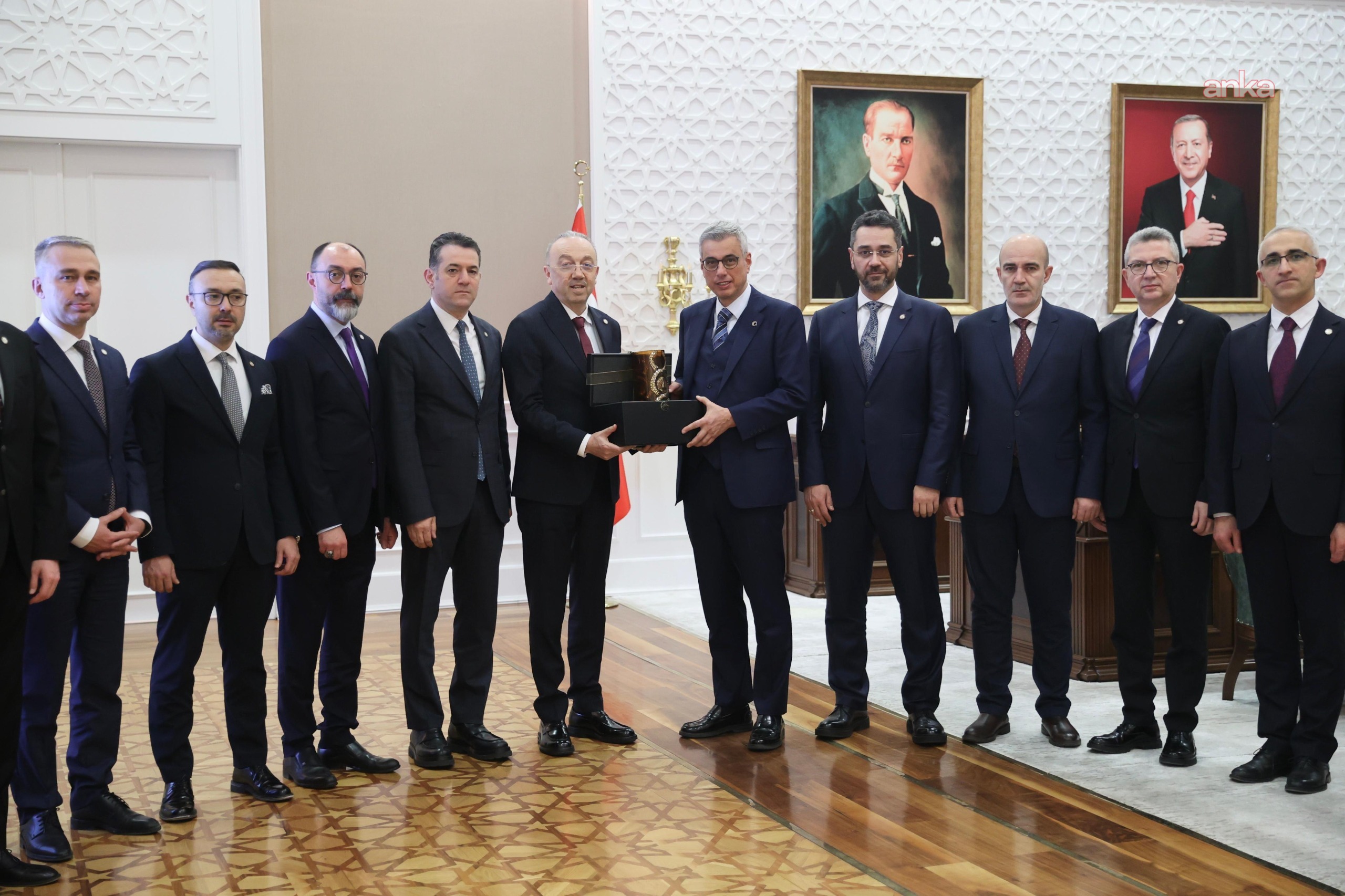 Türk Eczacıları Birliği heyeti, Sağlık Bakanı Kemal Memişoğlu'nu ziyaret etti