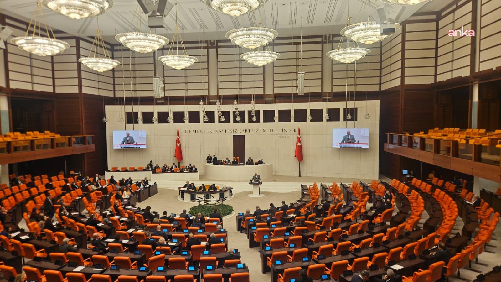 TBMM Genel Kurulu... İYİ Parti Bursa Milletvekili Yüksel Selçuk Türkoğlu: Millet her gün 'Ünlü topladık' haberleri görmekten bıktı usandı. Kullanıcıyı alıp kelepçeleyerek uyuşturucunun kökü mü kurur?