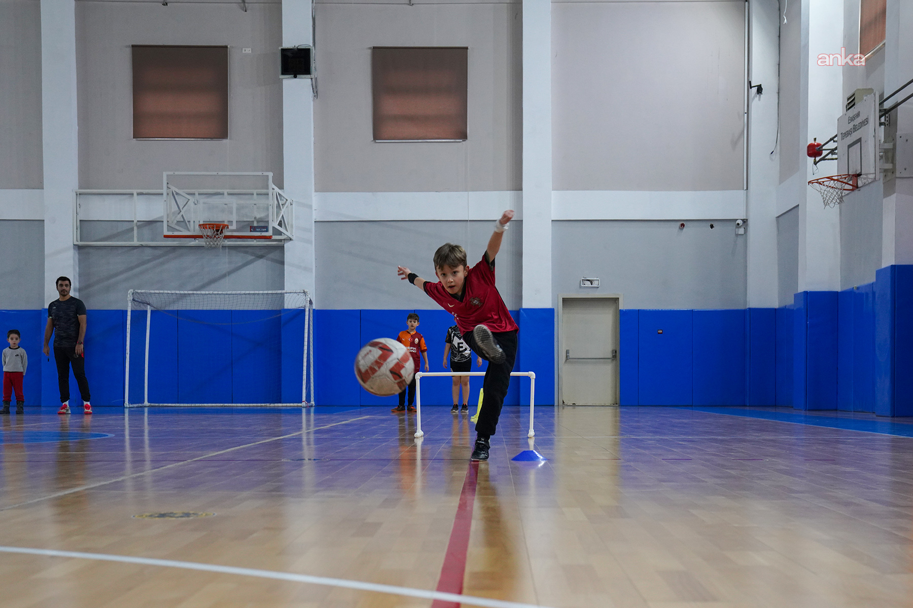 Tepebaşı Belediyesi'nin kasım-aralık dönemi futsal kursu sona eriyor