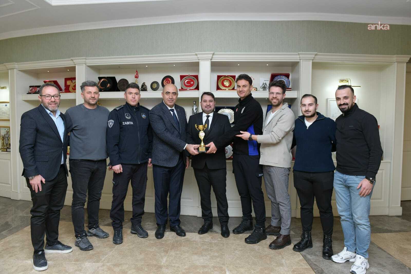 Kahramankazan Belediyesi Voleybol Takımı'ndan Kurumlar Arası Voleybol Turnuvası'nda üçüncülük