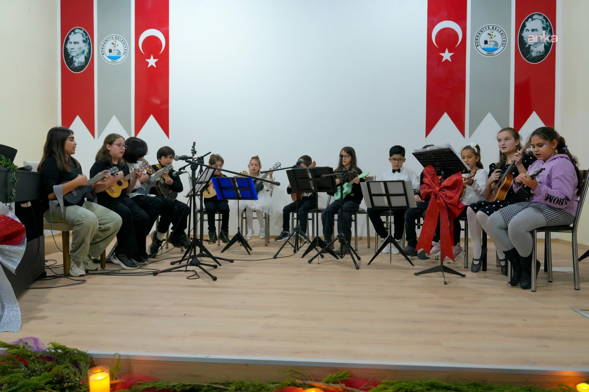 Burhaniyeli minik sanatçılardan "Güz Dönemi Konseri"