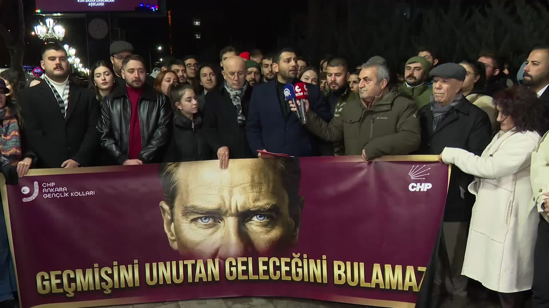 CHP’den MEB önünde "Öğrenci Gelişim Raporu" eylemi... CHP Ankara İl Başkanı Erkol: Atatürk'ü silmelerine izin vermeyeceğiz