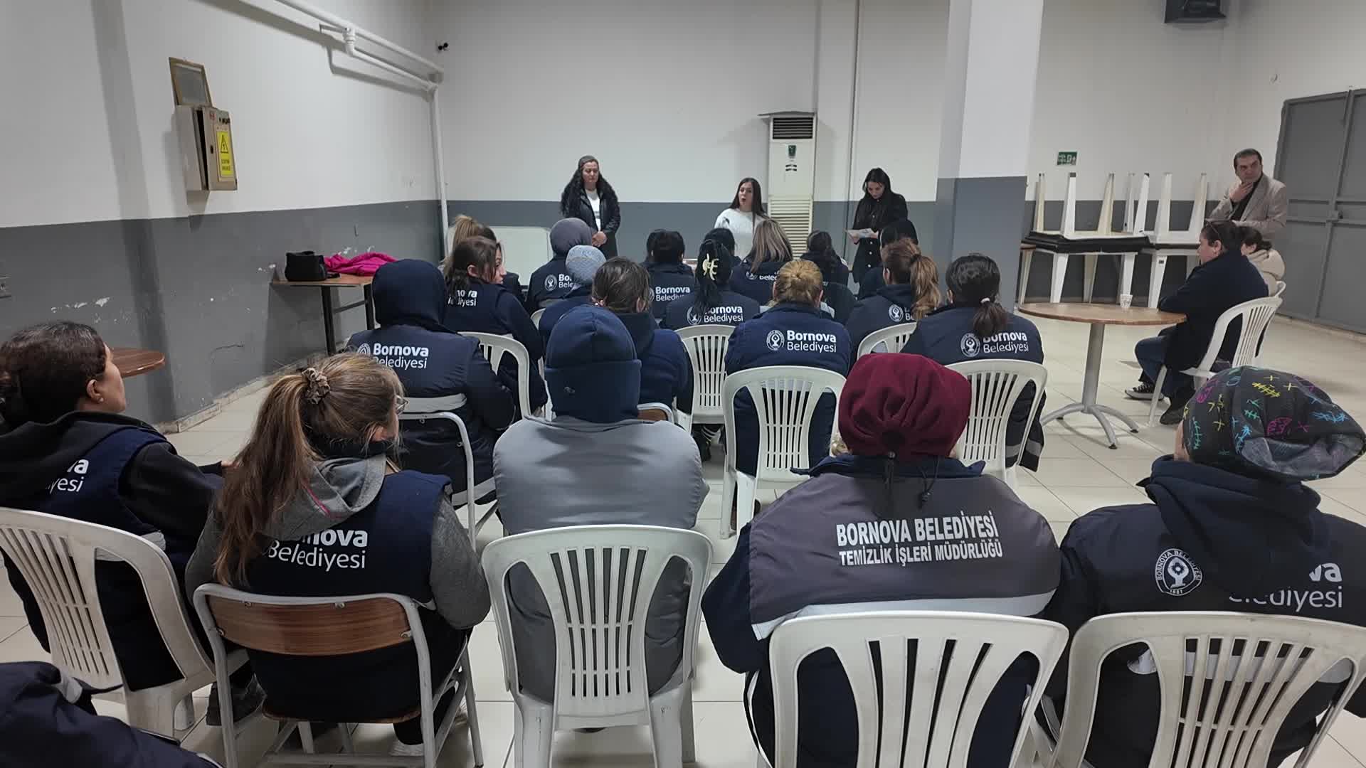 Bornova Belediyesi'nde personele rahim ağzı kanserine karşı bilgilendirme çalışması