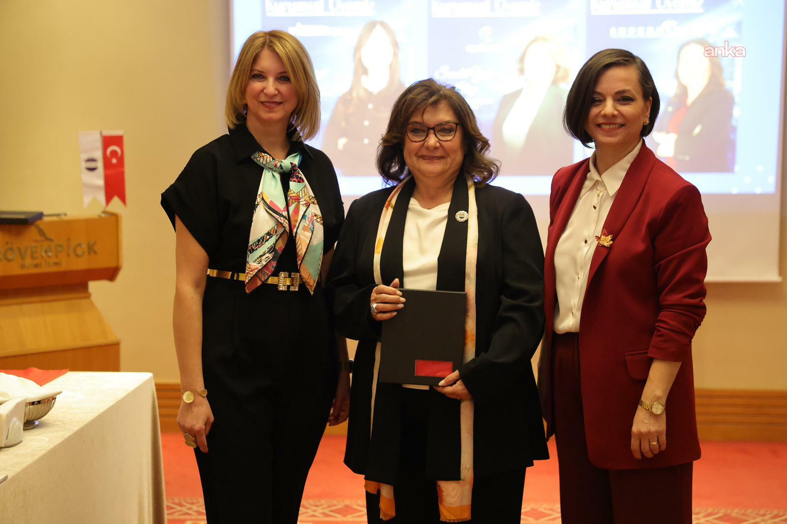 Karabağlar Belediye Başkanı Kınay: “Kadınlar değişimin en güçlü taşıyıcısıdır”
