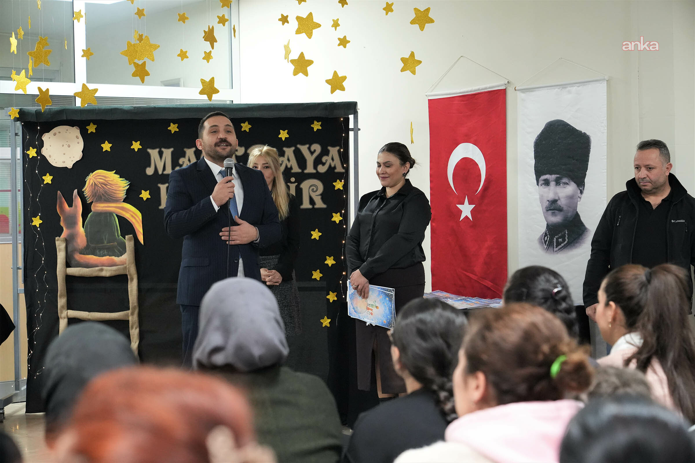 Keçiören Belediyesi Çocuk Eğitim Merkezi öğrencileri, ilk karne heyecanını yaşadı
