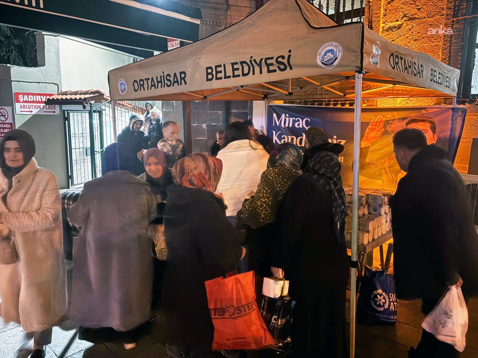 Ortahisar Belediyesi'nden Miraç Kandili'nde lokma ve kandil simidi ikramı