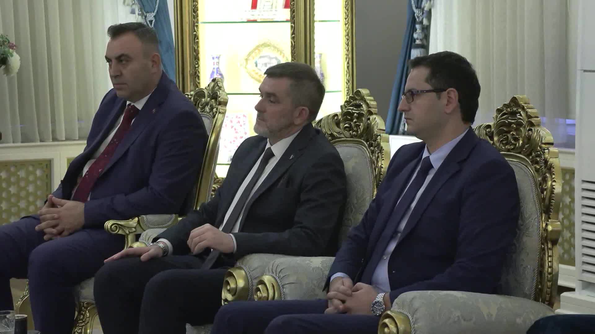 Bursa Büyükşehir Belediye Başkanı Bozbey, Sırbistan'dan gelen heyeti ağırladı