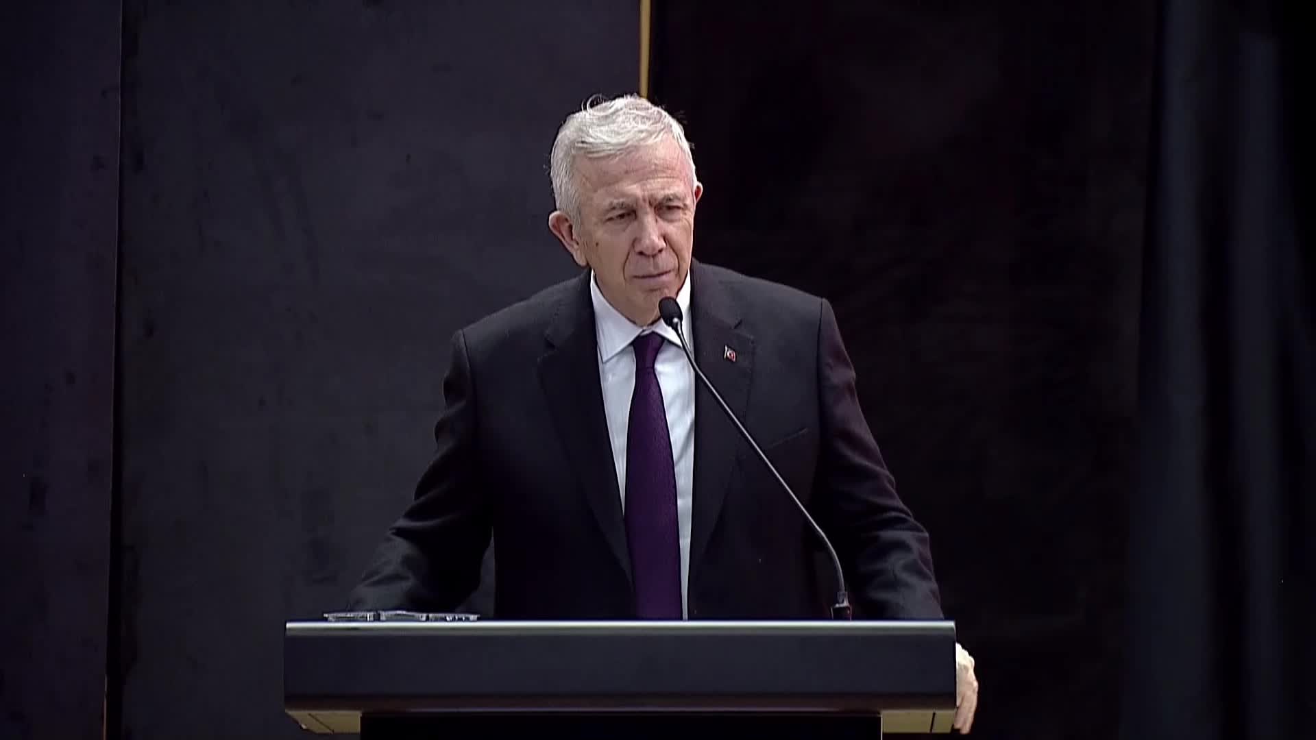 CHP'nin "Emeklilerin Onurlu Yaşam Hakkı Buluşması"... Mansur Yavaş: 20 bin lira sefalet ücretidir. Bu ücreti veriyorum demek emekliye 'ölün' demek