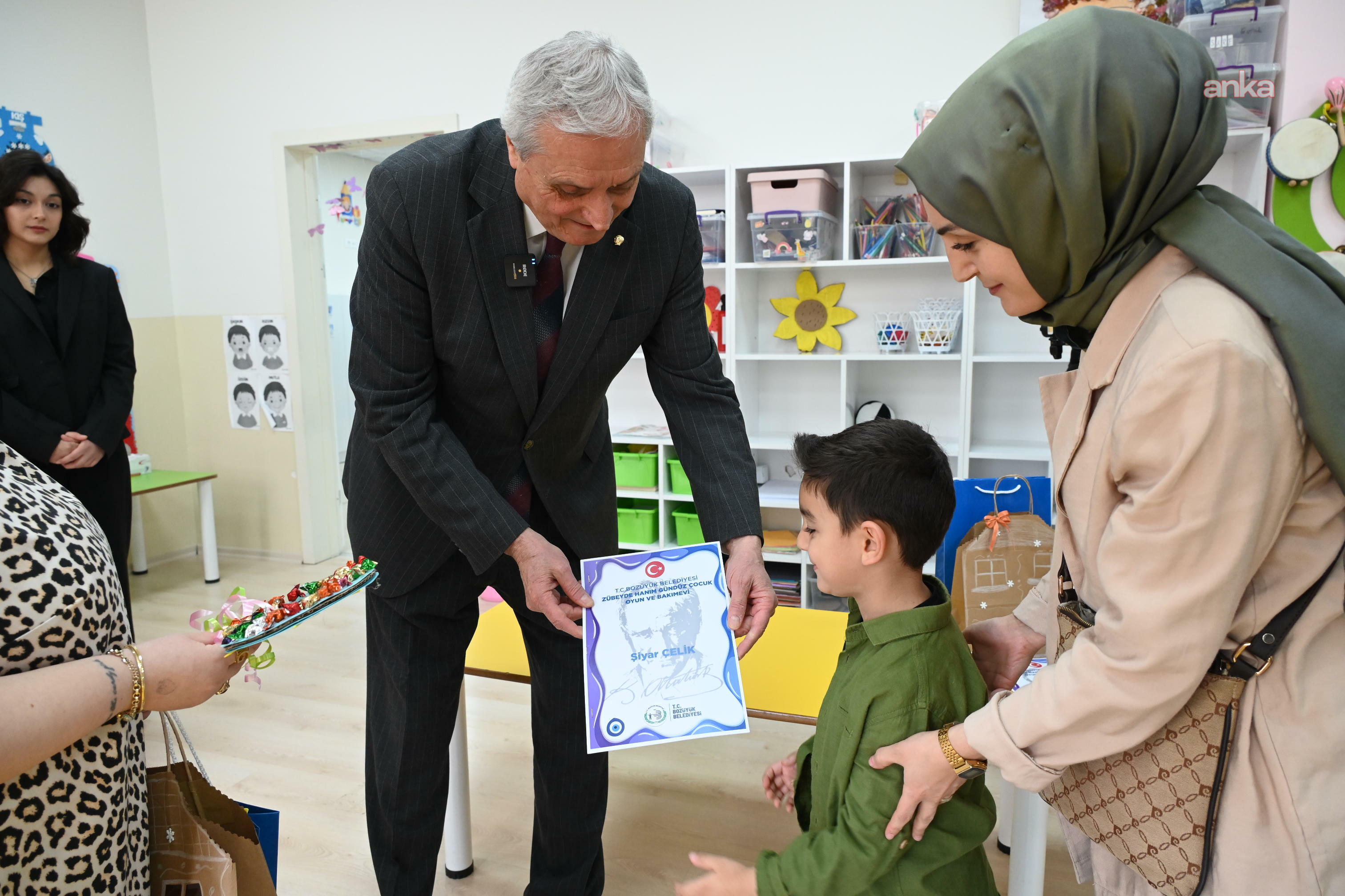 Bozüyük Belediyesi Gündüz Çocuk Oyun ve Bakımevi öğrencileri ilk karnelerini aldı